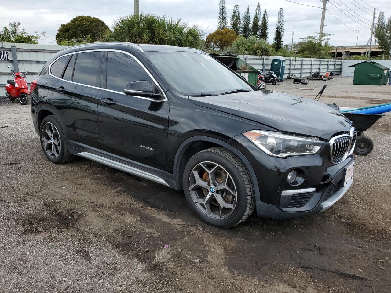 Photo 3 VIN: WBXHT3Z39H4A55968 - BMW X1 