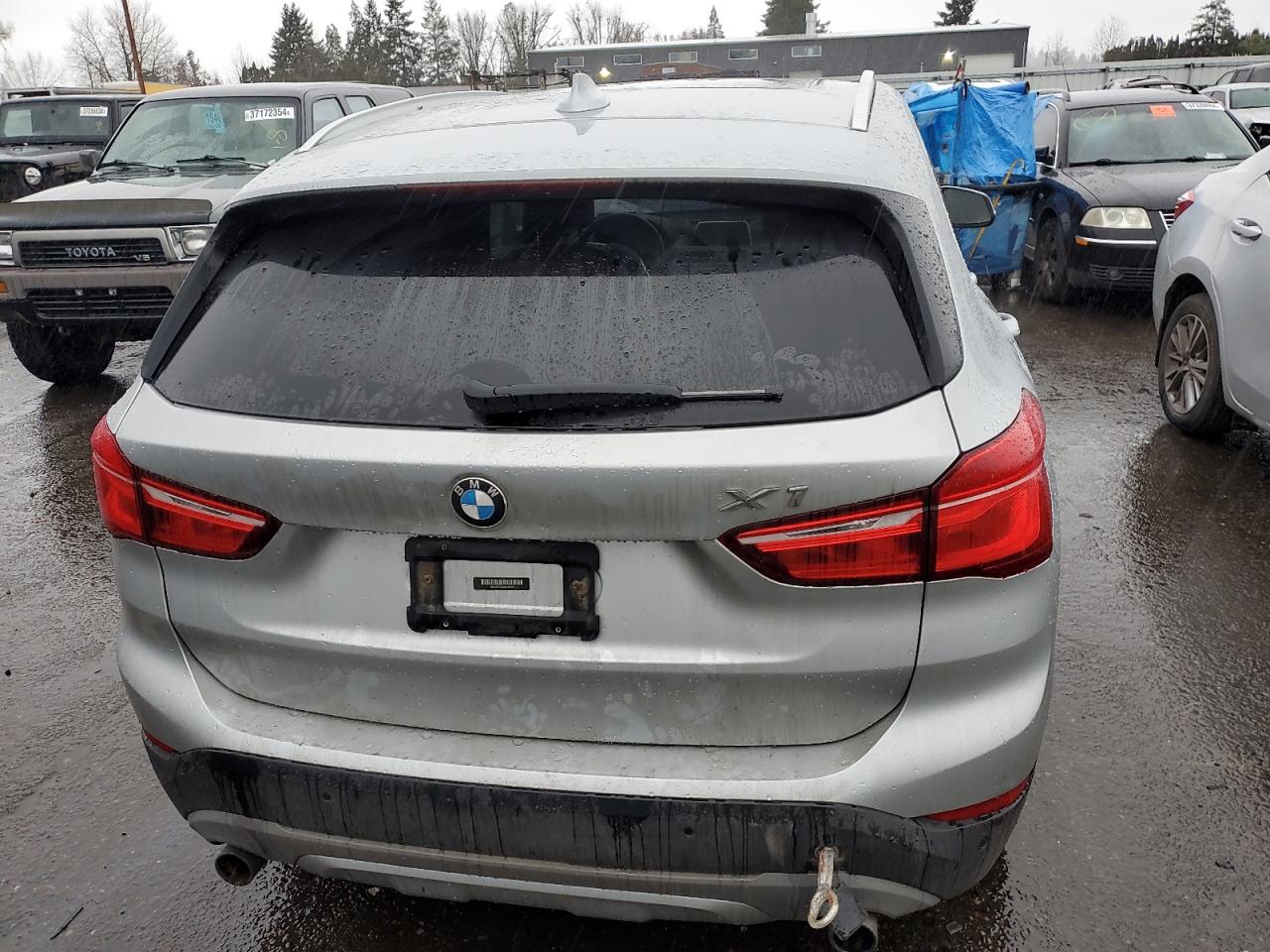 Photo 2 VIN: WBXHT3Z3XH4A58393 - BMW X1 