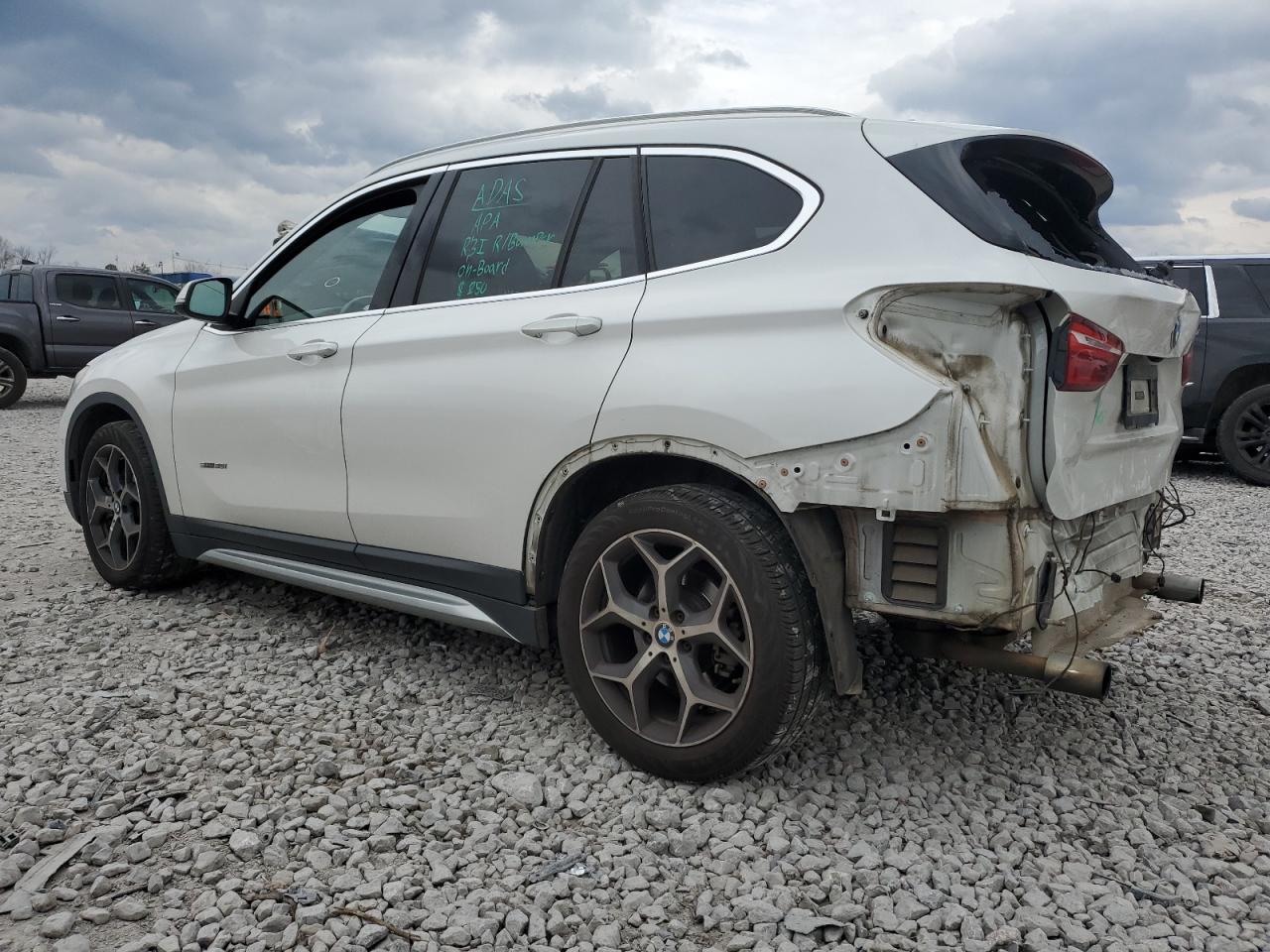 Photo 1 VIN: WBXHU7C34H5H35963 - BMW X1 