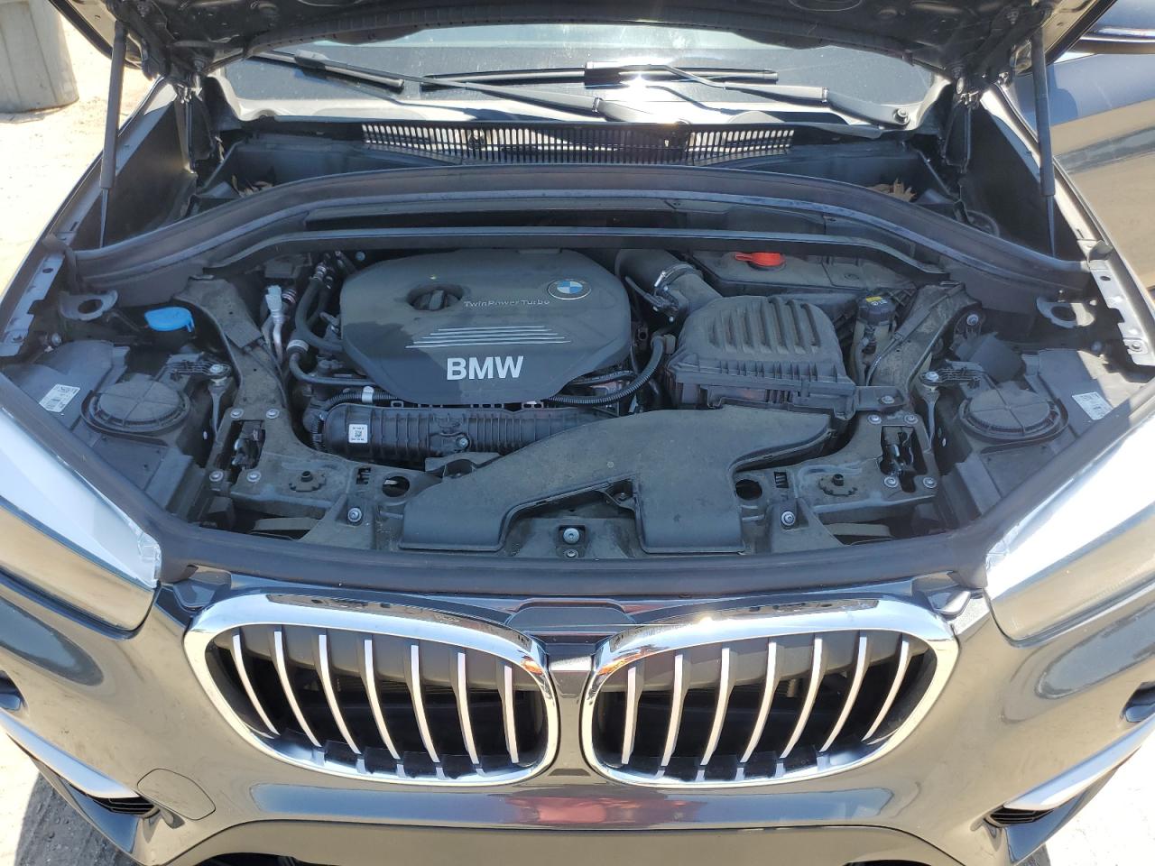 Photo 11 VIN: WBXHU7C36J5L05886 - BMW X1 