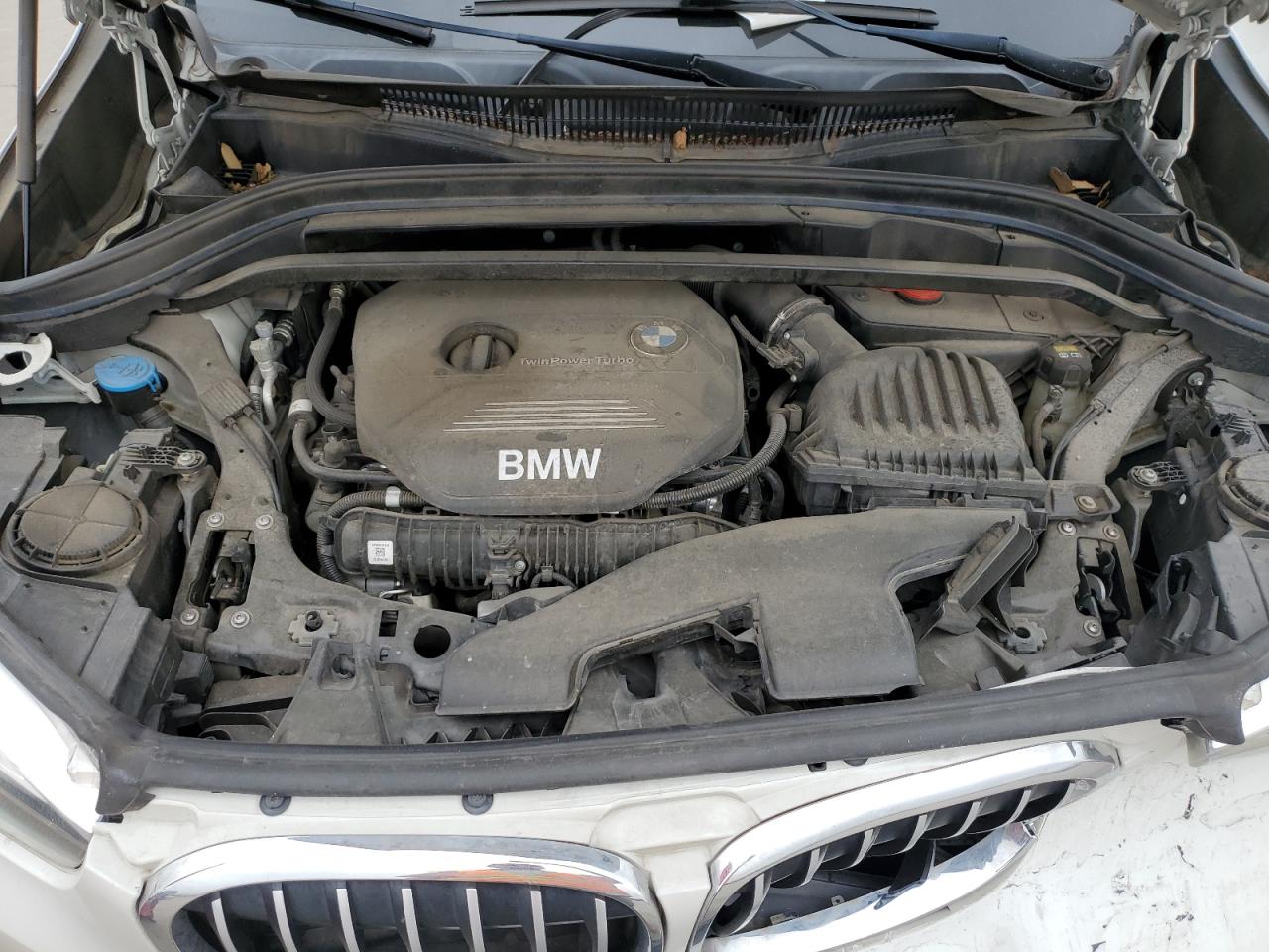 Photo 11 VIN: WBXHU7C37J5H44923 - BMW X1 