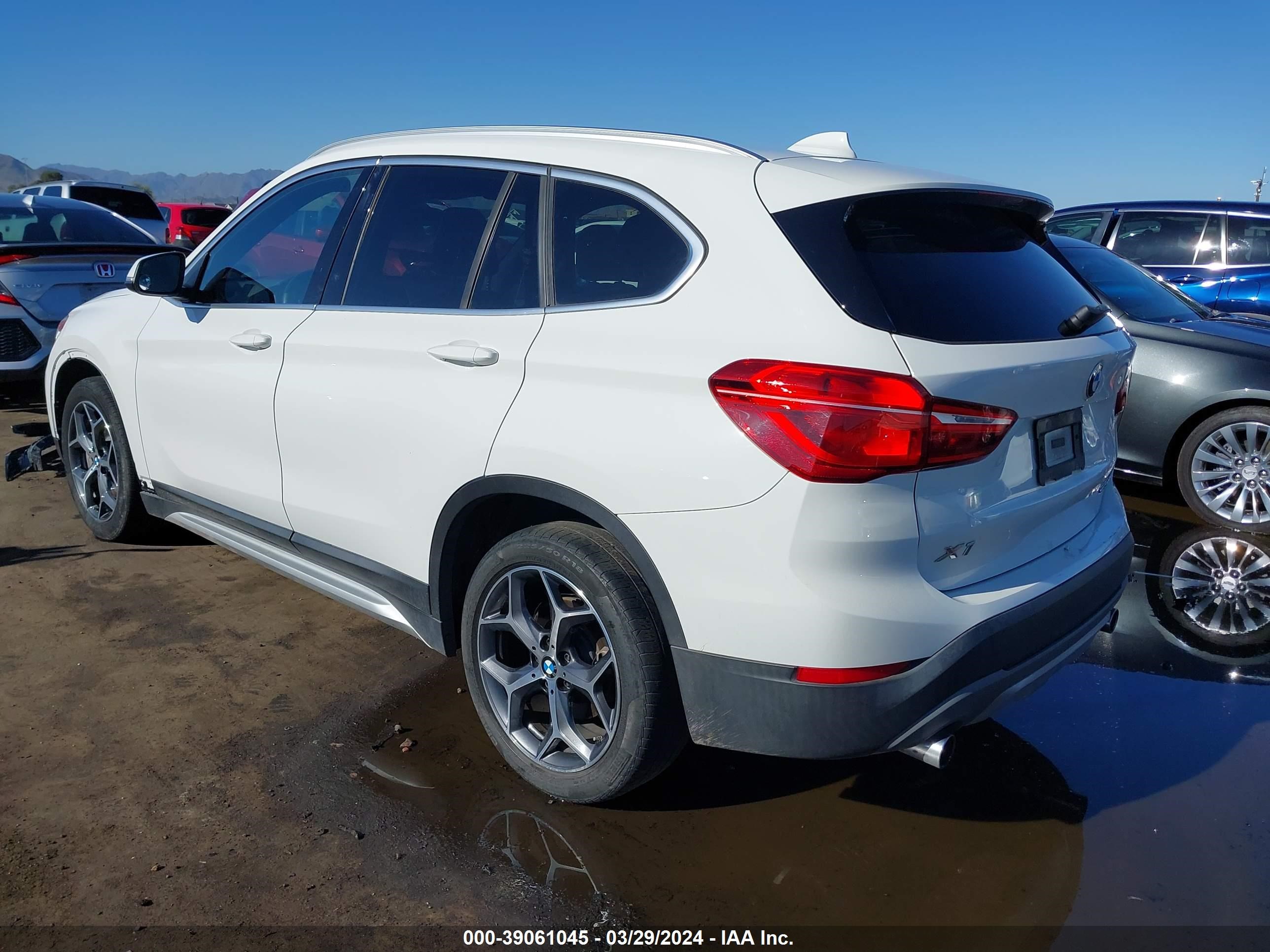 Photo 2 VIN: WBXHU7C38J5L06845 - BMW X1 