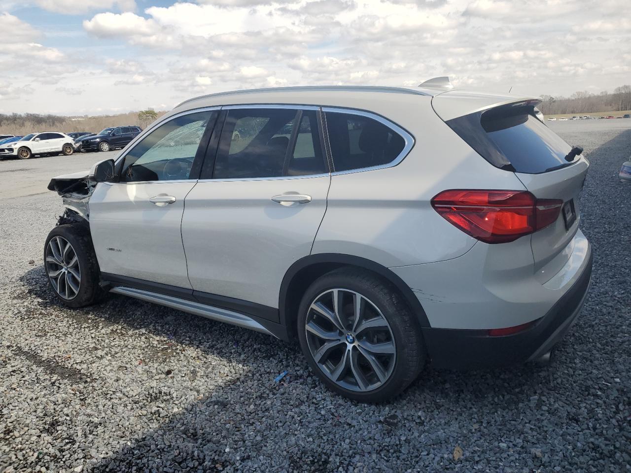 Photo 1 VIN: WBXHU7C39H5H36283 - BMW X1 