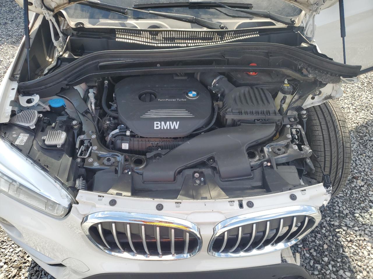 Photo 10 VIN: WBXHU7C39H5H36283 - BMW X1 