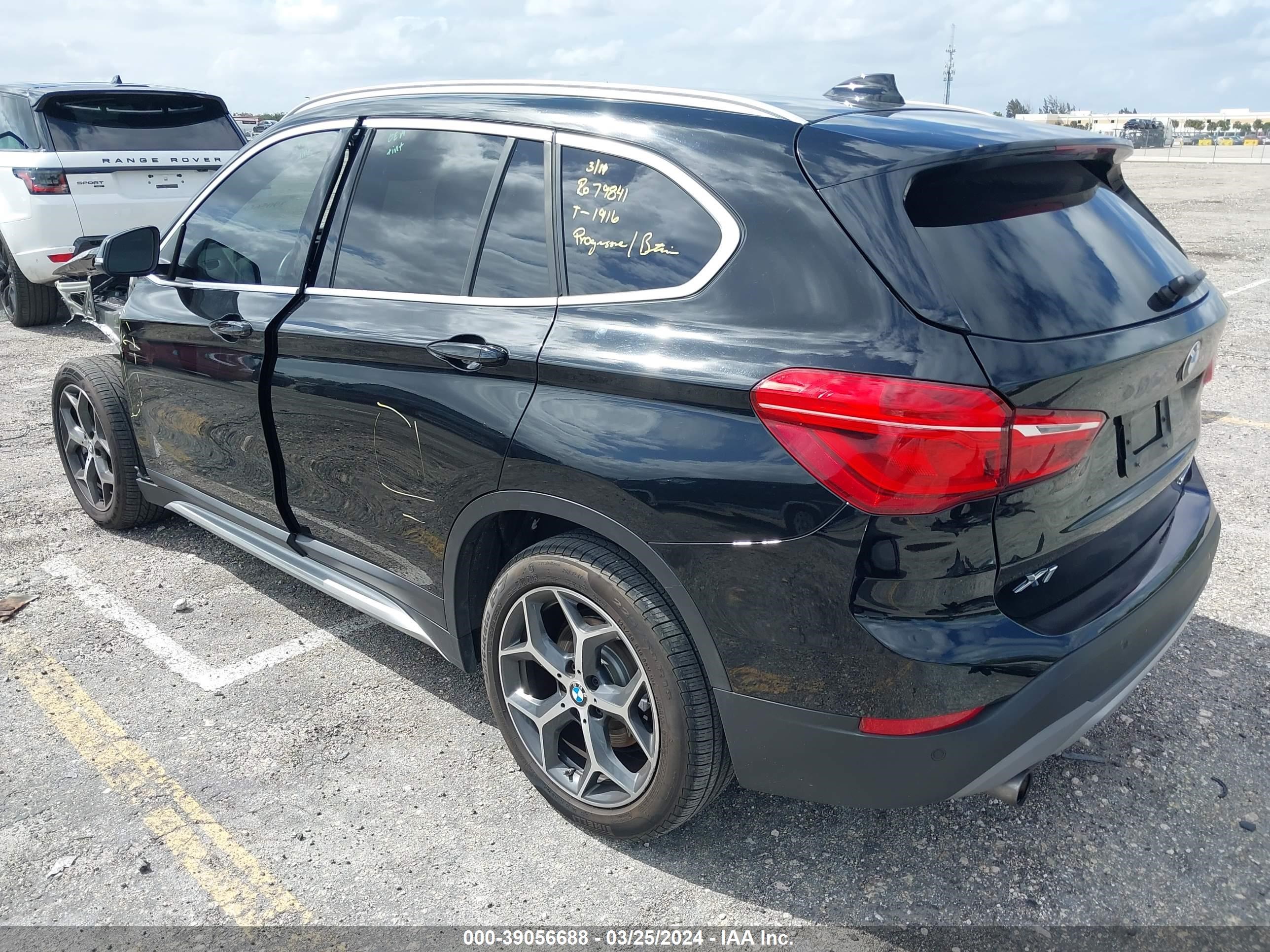 Photo 2 VIN: WBXHU7C39J3H42716 - BMW X1 