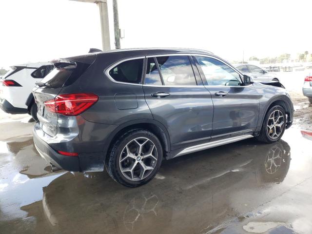 Photo 2 VIN: WBXHU7C3XJ3H43258 - BMW X1 SDRIVE2 