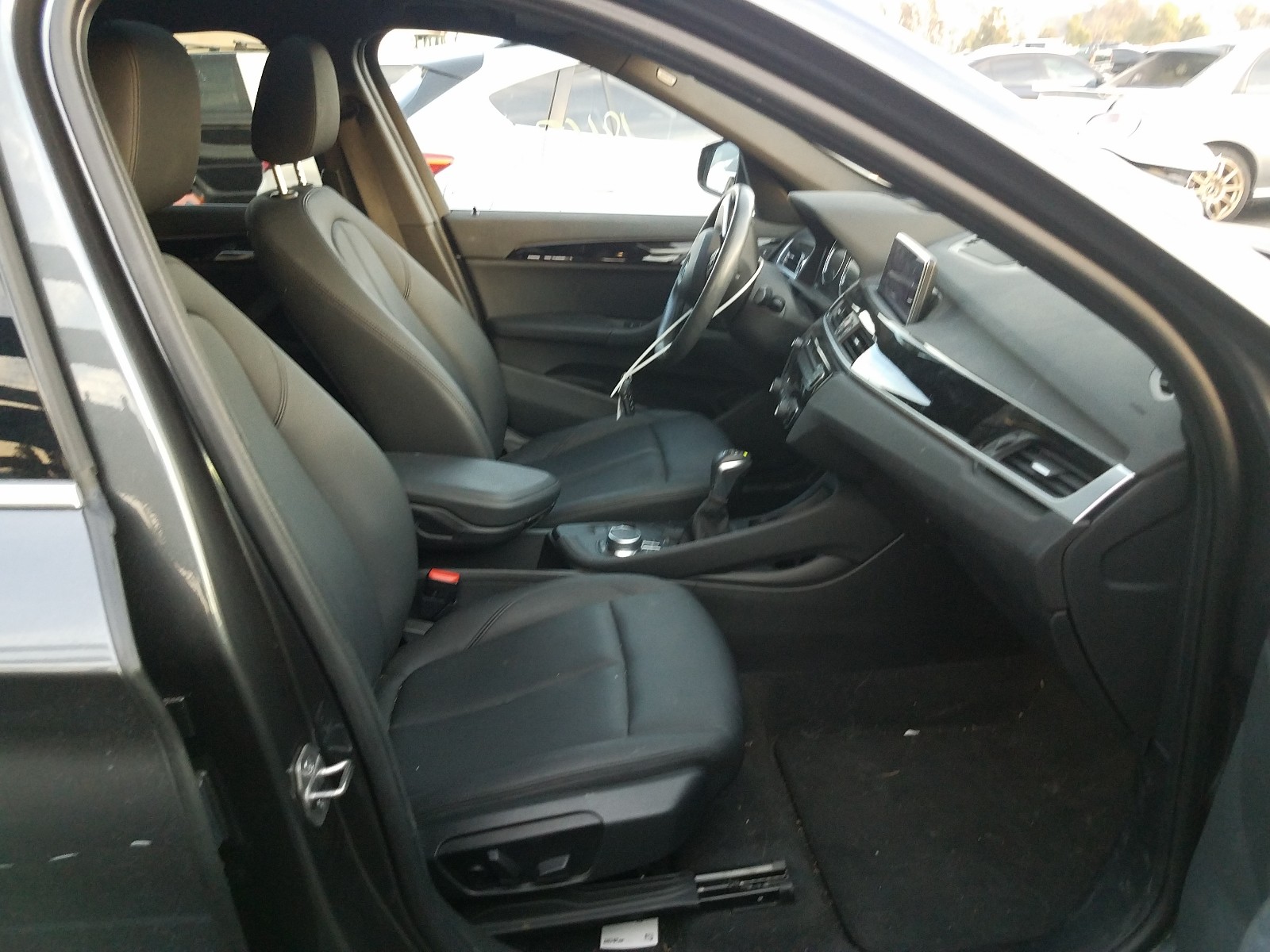 Photo 4 VIN: WBXHU7C53K5L11650 - BMW X1 