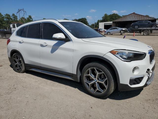 Photo 3 VIN: WBXHU7C5XK3H46230 - BMW X1 