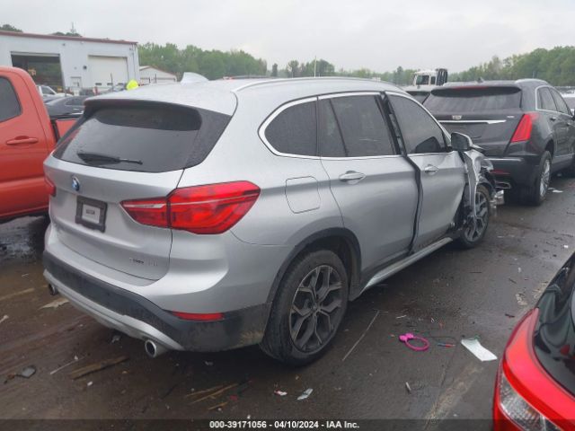 Photo 3 VIN: WBXJG7C00M5T96575 - BMW X1 