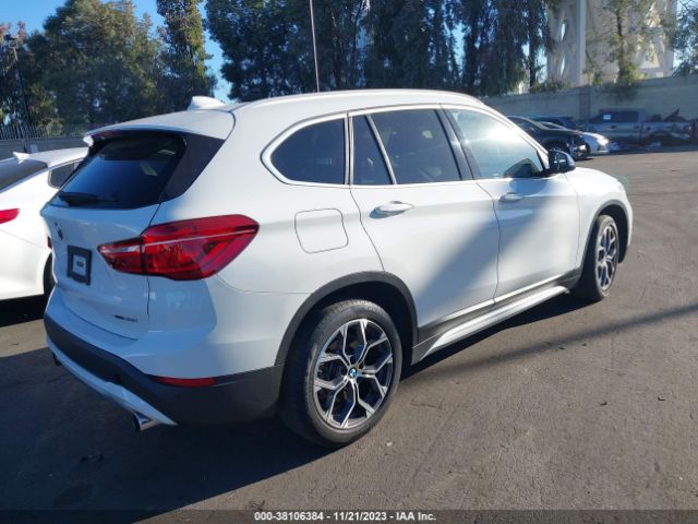 Photo 3 VIN: WBXJG7C04L3L40777 - BMW X1 