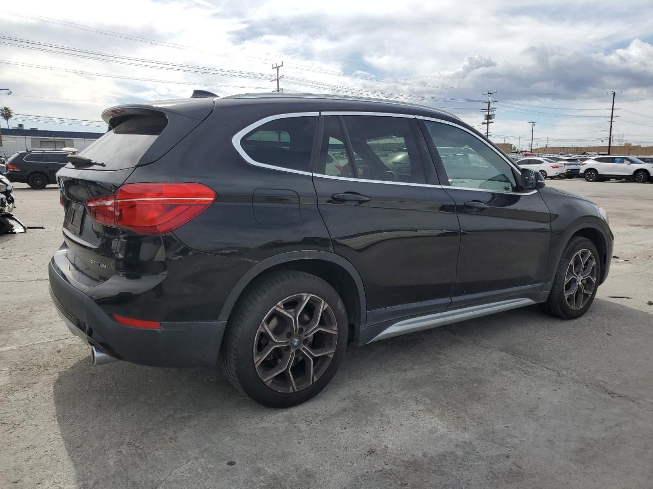 Photo 2 VIN: WBXJG7C09M5T93917 - BMW X1 