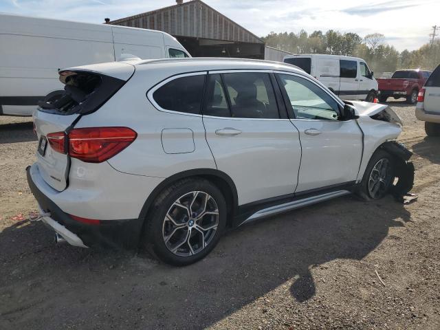 Photo 2 VIN: WBXJG7C0XN5V30610 - BMW X1 