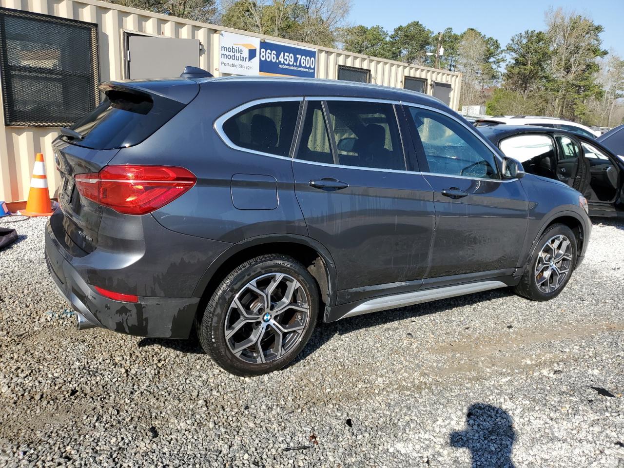 Photo 2 VIN: WBXJG9C00N5V27369 - BMW X1 