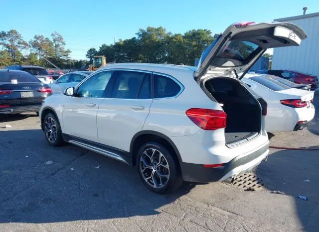 Photo 2 VIN: WBXJG9C03N5V11571 - BMW X1 