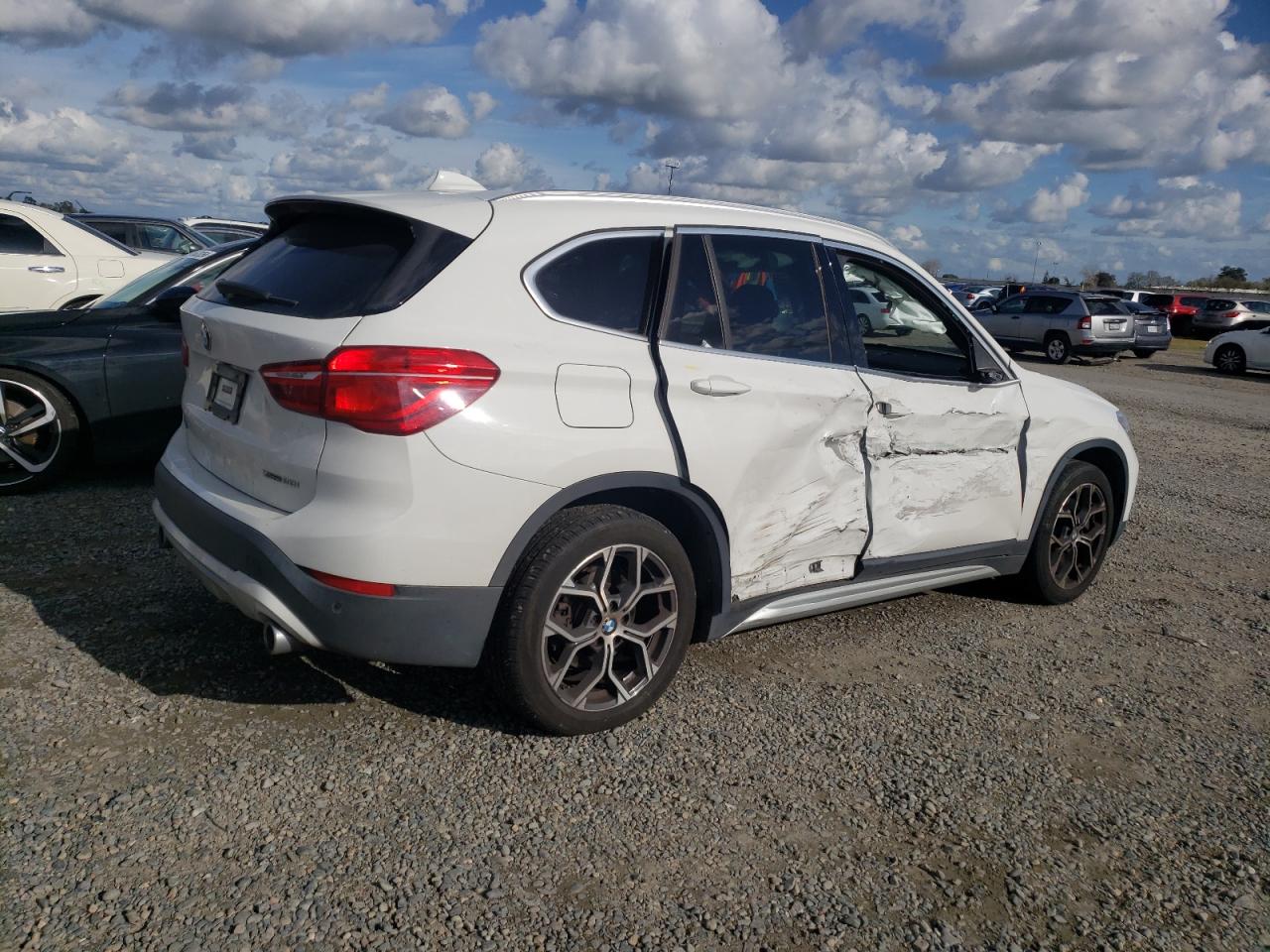 Photo 2 VIN: WBXJG9C04L5P75816 - BMW X1 