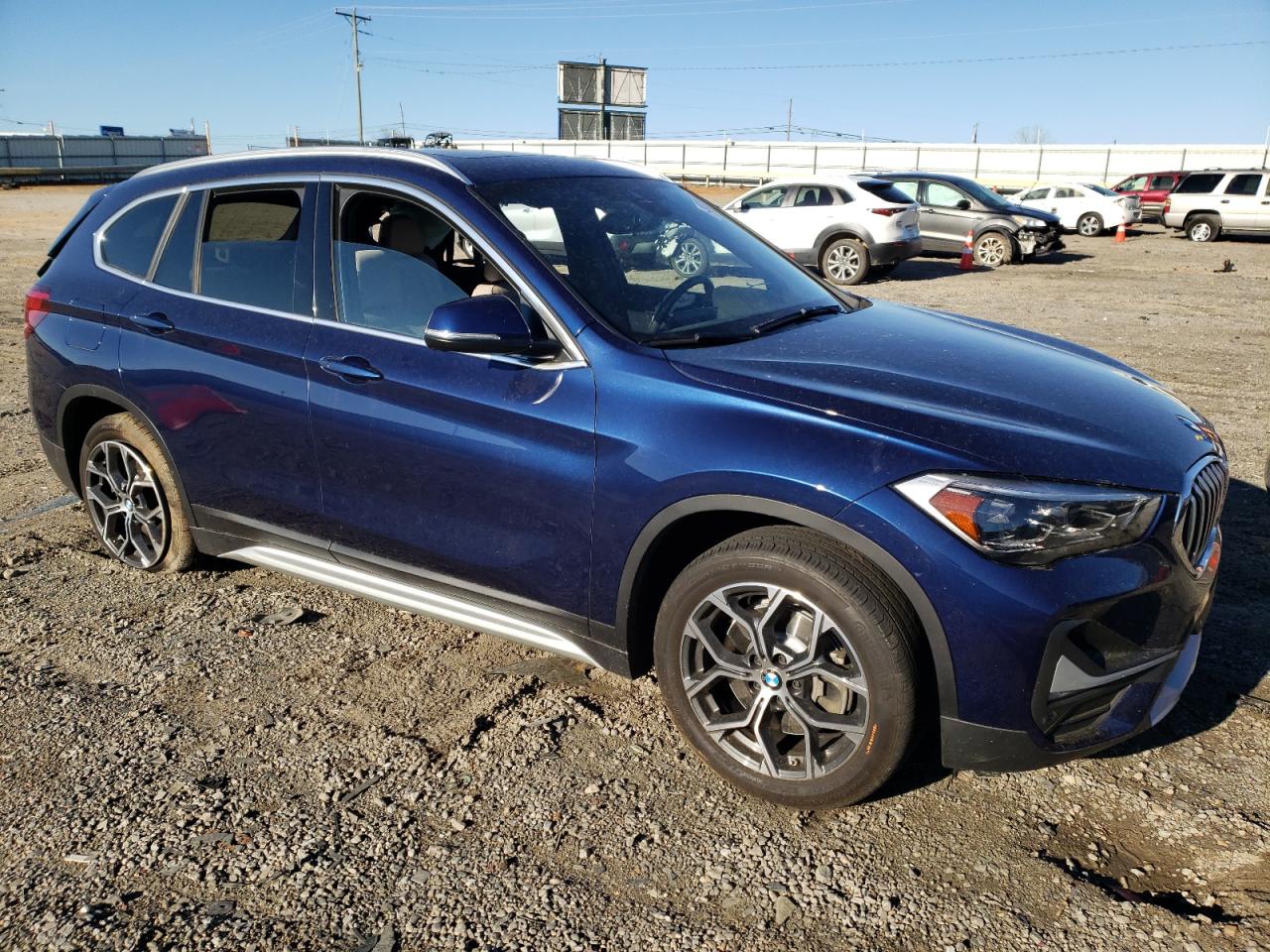 Photo 3 VIN: WBXJG9C04L5R57368 - BMW X1 