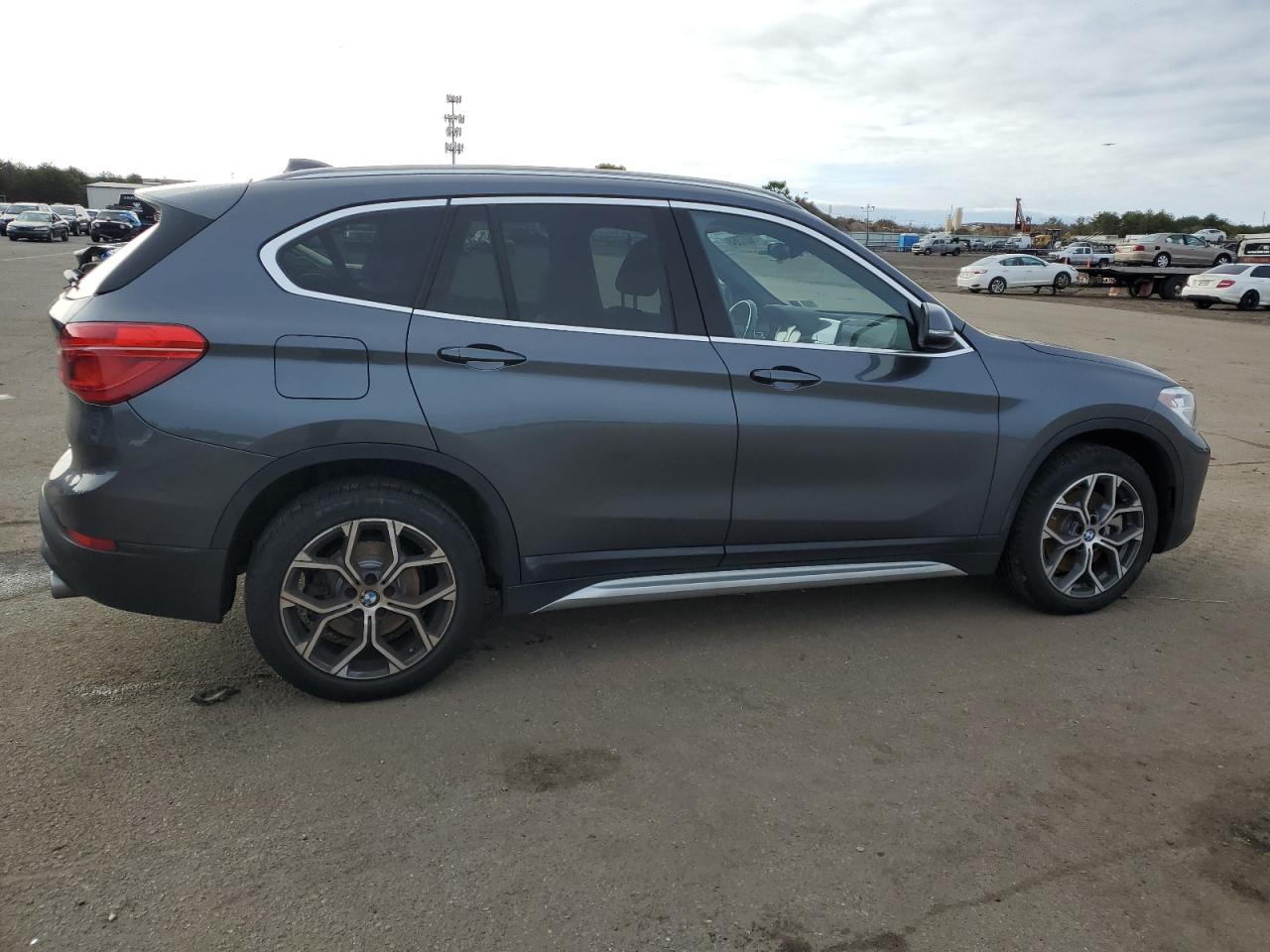 Photo 2 VIN: WBXJG9C04N5V50475 - BMW X1 