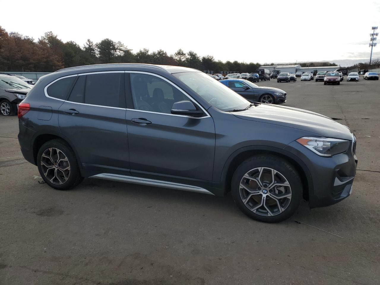 Photo 3 VIN: WBXJG9C04N5V50475 - BMW X1 