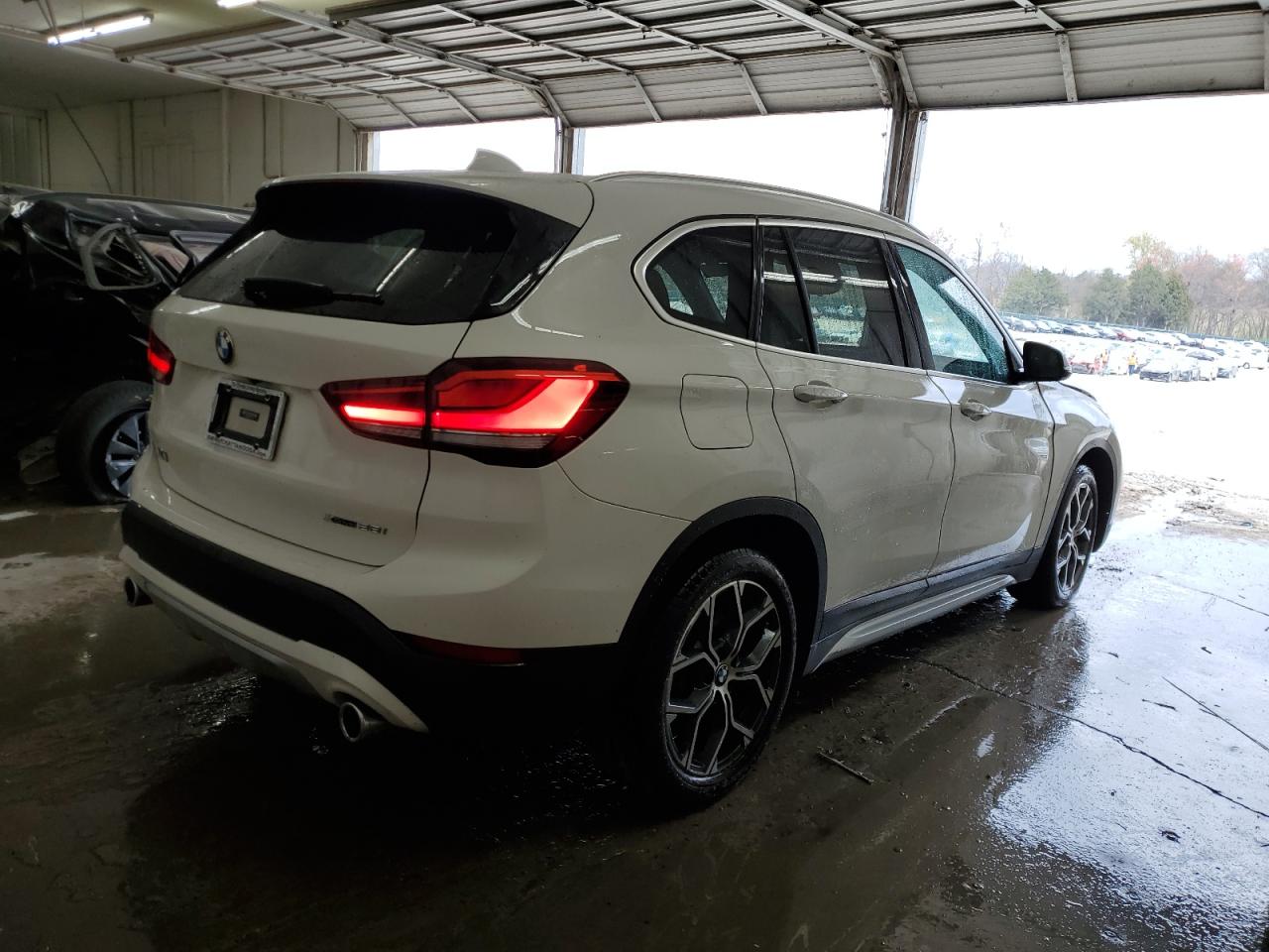 Photo 2 VIN: WBXJG9C05L5P40346 - BMW X1 