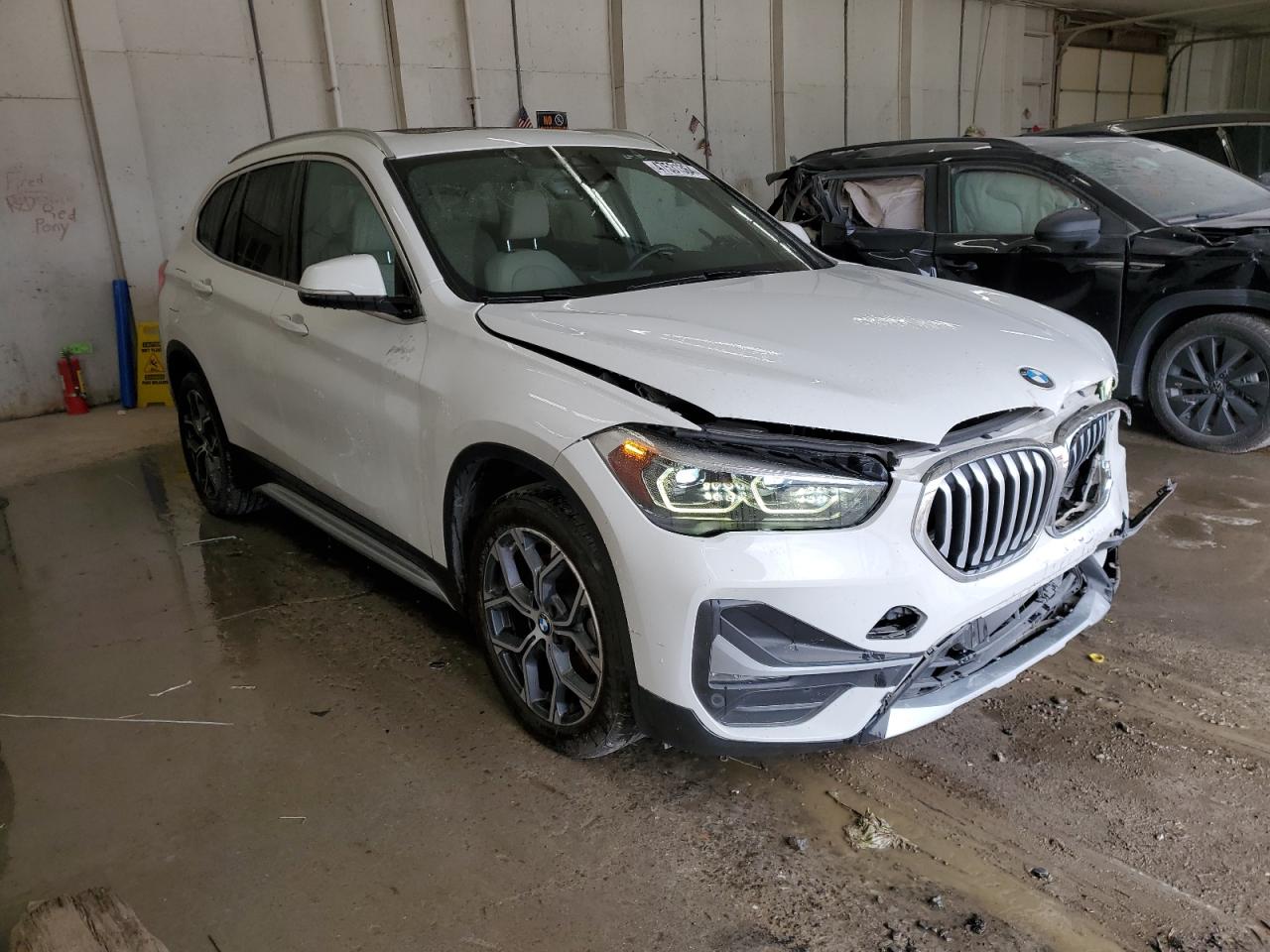 Photo 3 VIN: WBXJG9C05L5P40346 - BMW X1 