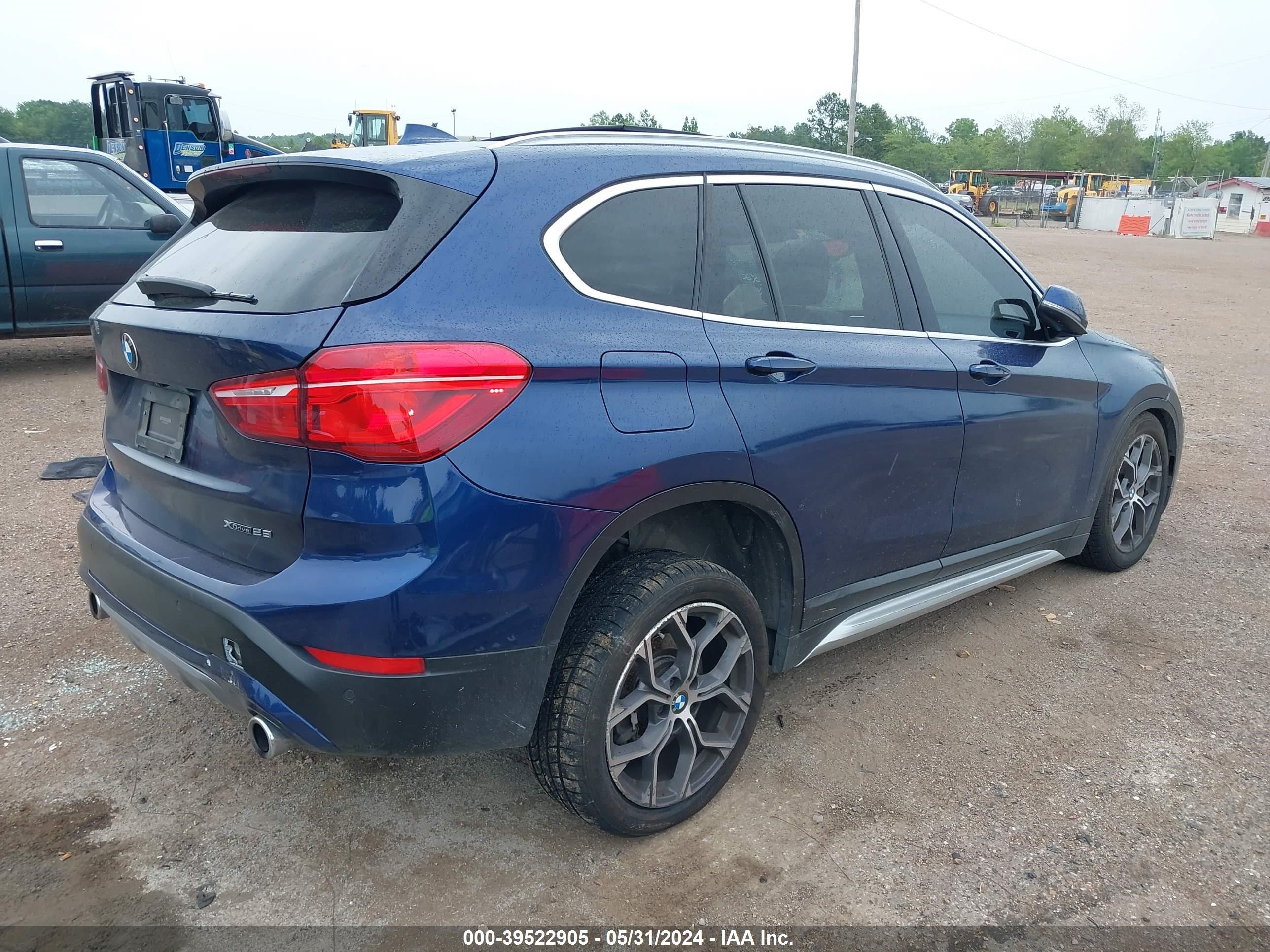 Photo 3 VIN: WBXJG9C0XL5R02942 - BMW X1 