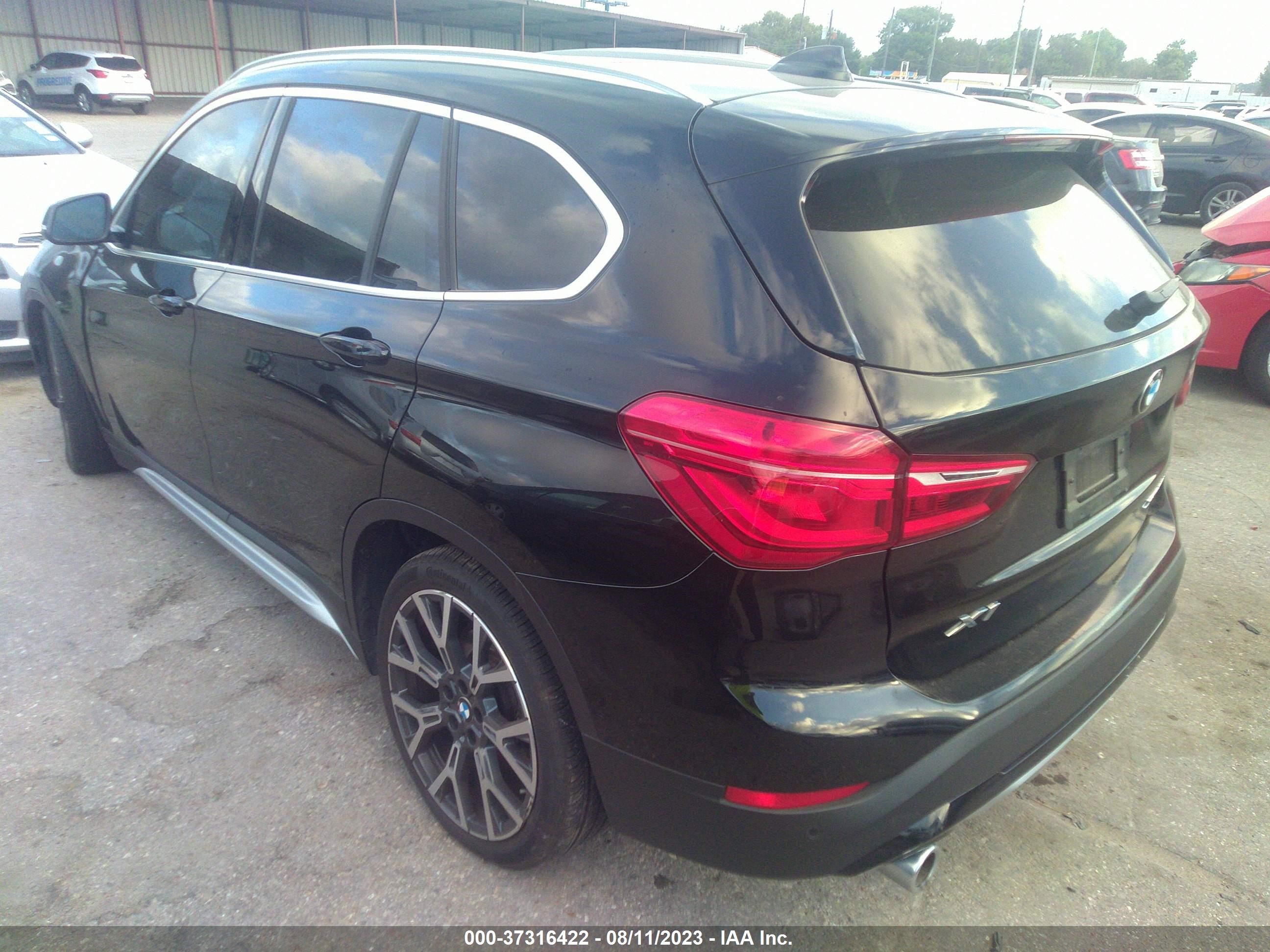 Photo 2 VIN: WBXJG9C0XN5U59095 - BMW X1 