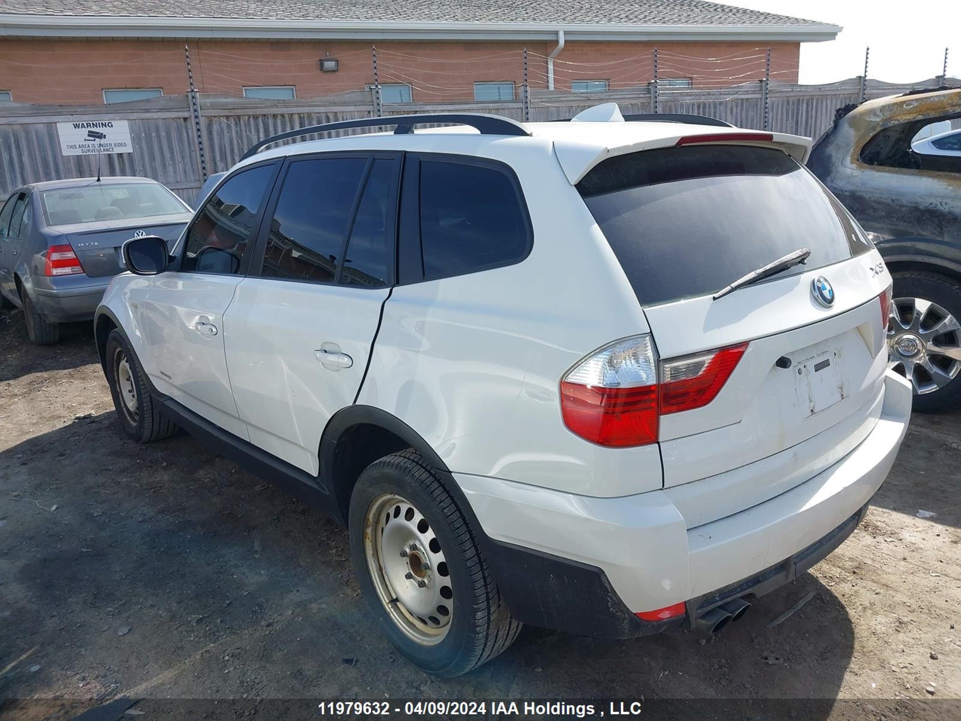 Photo 2 VIN: WBXPC7C41AWE53352 - BMW X3 