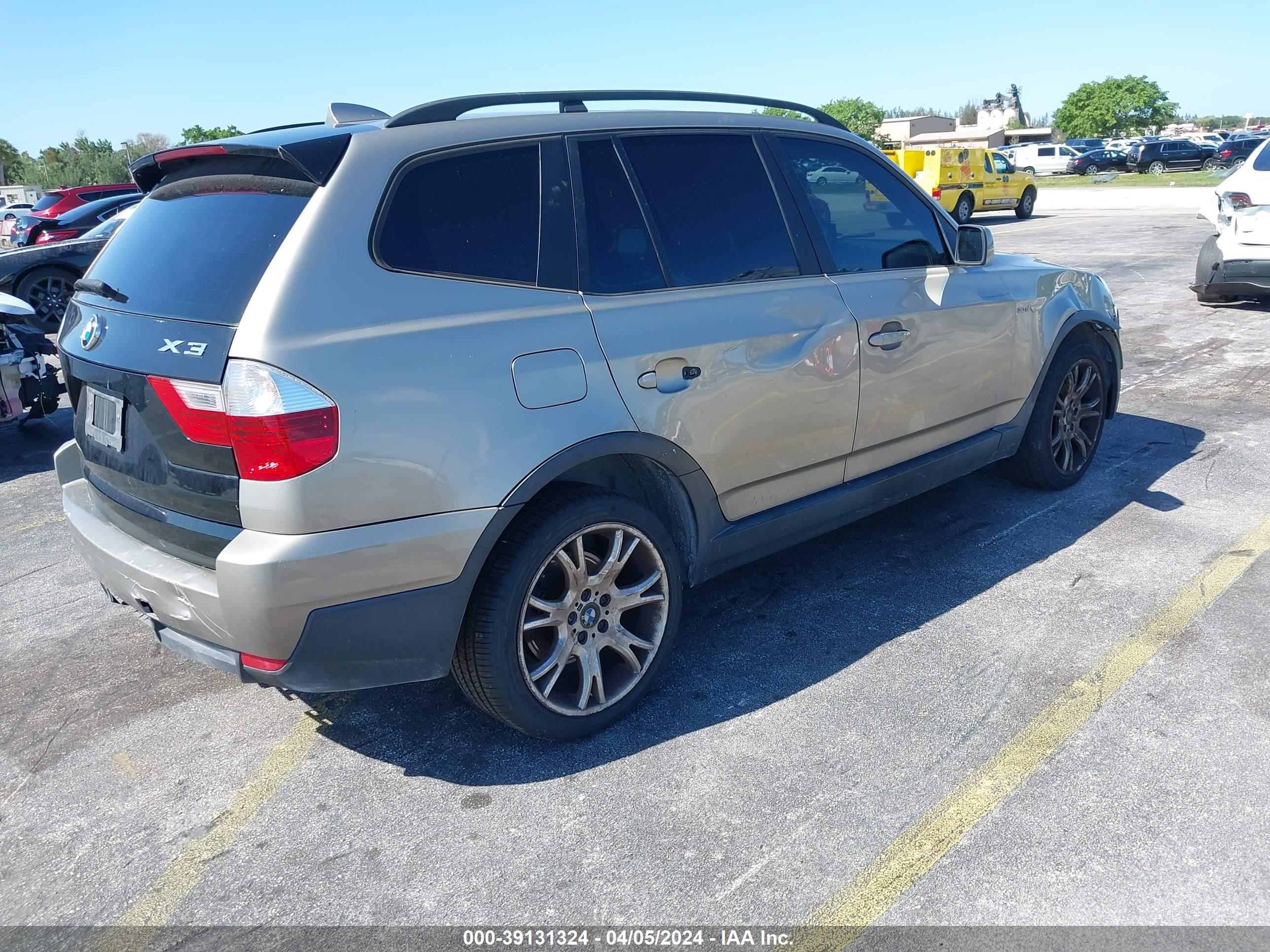 Photo 3 VIN: WBXPC93418WJ07630 - BMW X3 