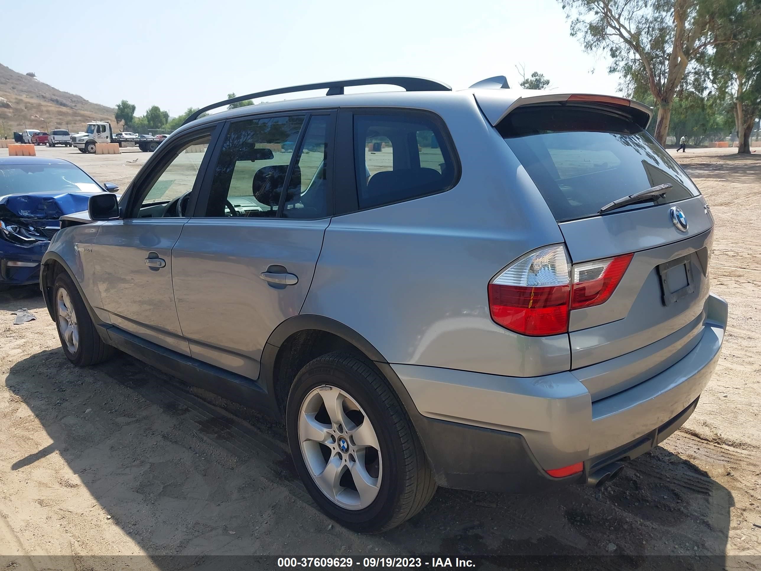 Photo 2 VIN: WBXPC93437WF12812 - BMW X3 