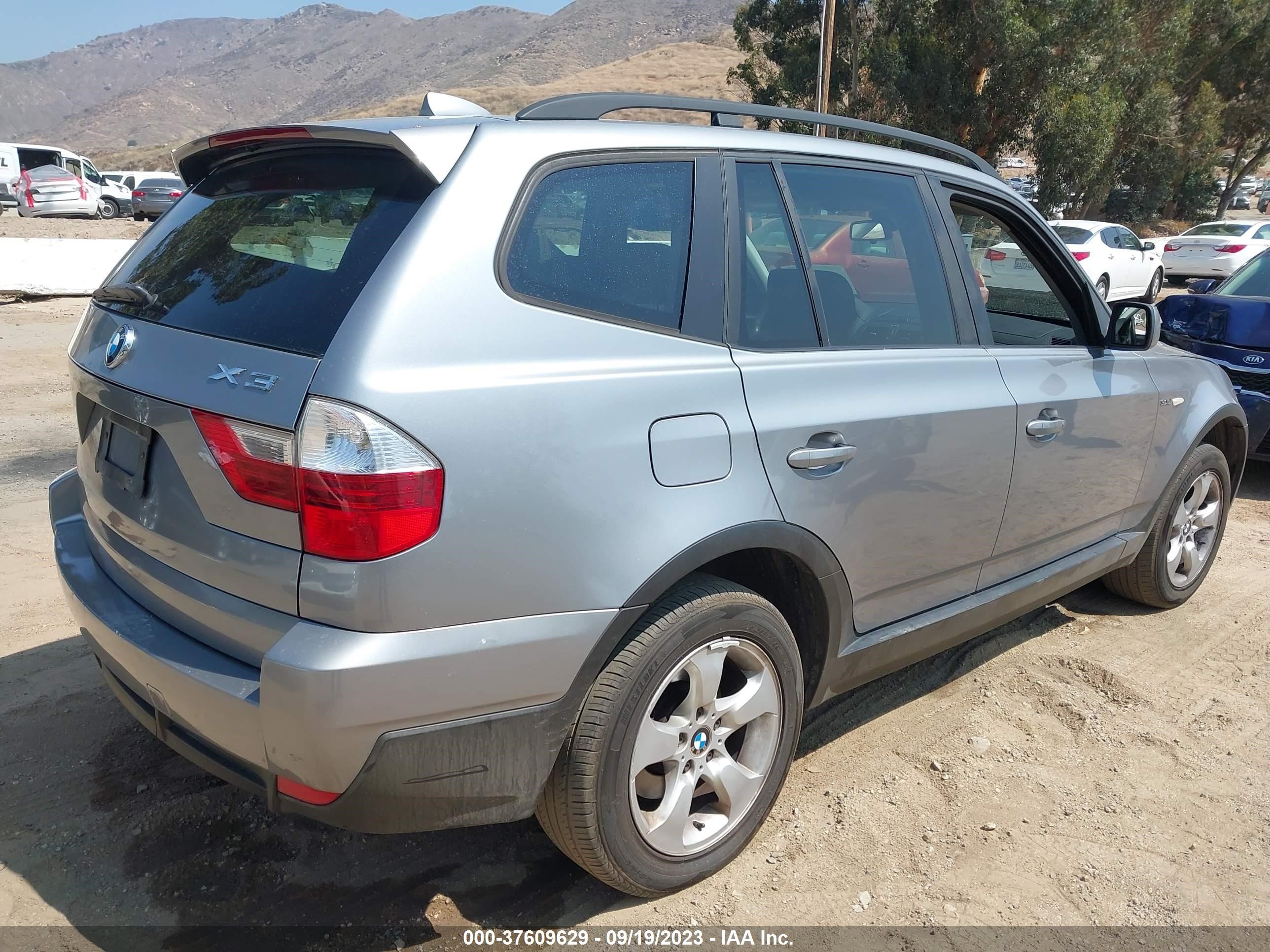 Photo 3 VIN: WBXPC93437WF12812 - BMW X3 