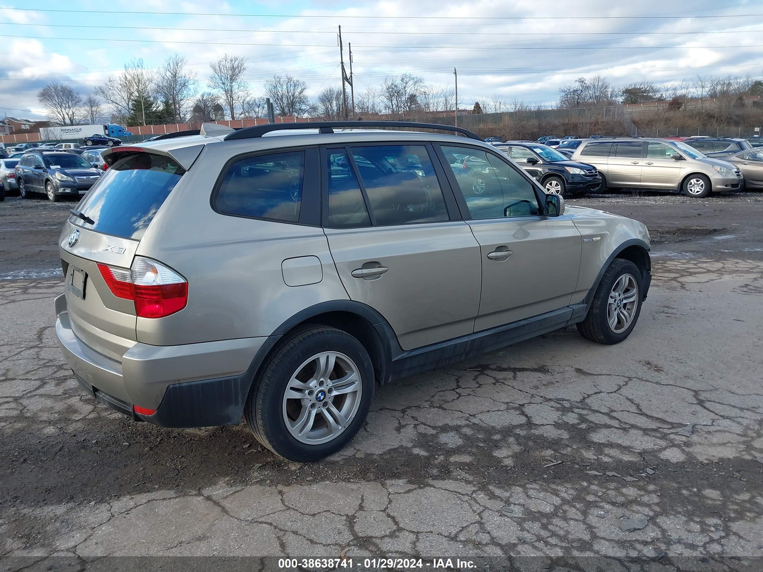 Photo 3 VIN: WBXPC93447WF19526 - BMW X3 