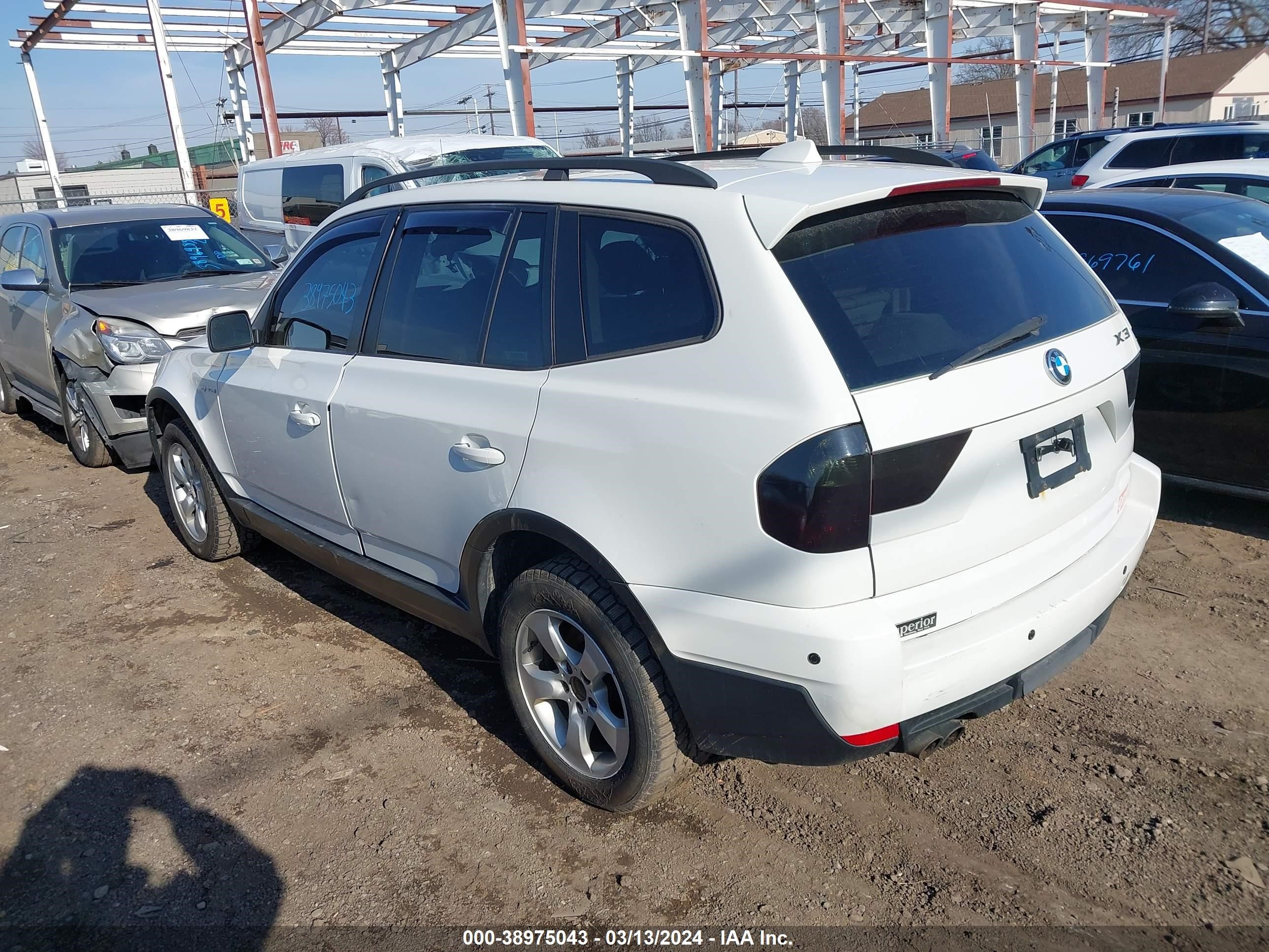 Photo 2 VIN: WBXPC93447WF29277 - BMW X3 