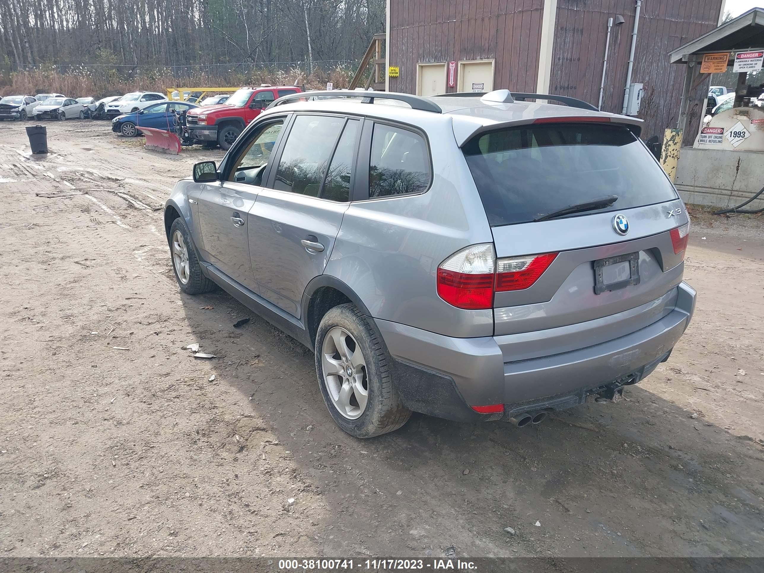 Photo 2 VIN: WBXPC93498WJ13790 - BMW X3 