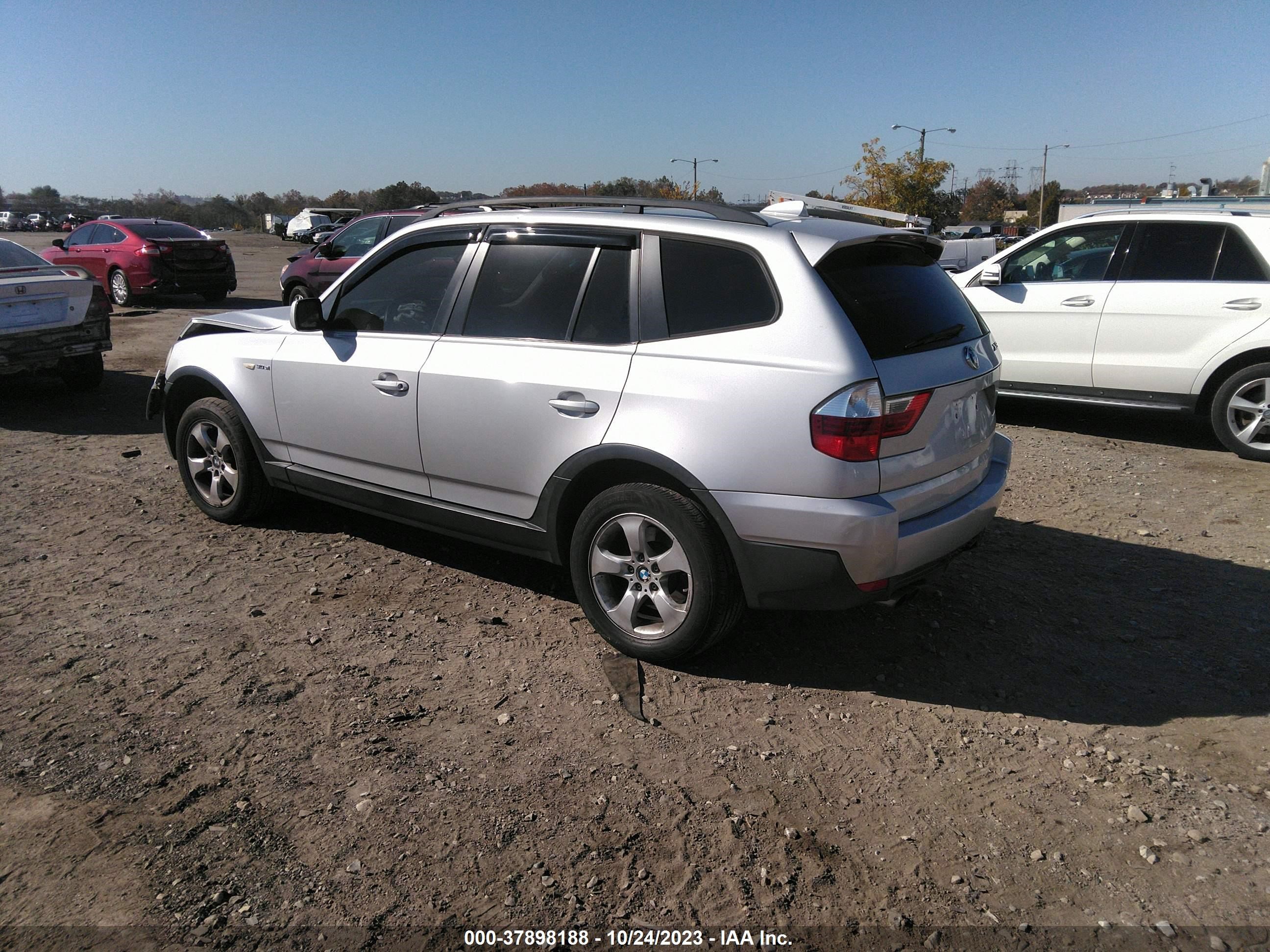 Photo 2 VIN: WBXPC934X7WF27162 - BMW X3 