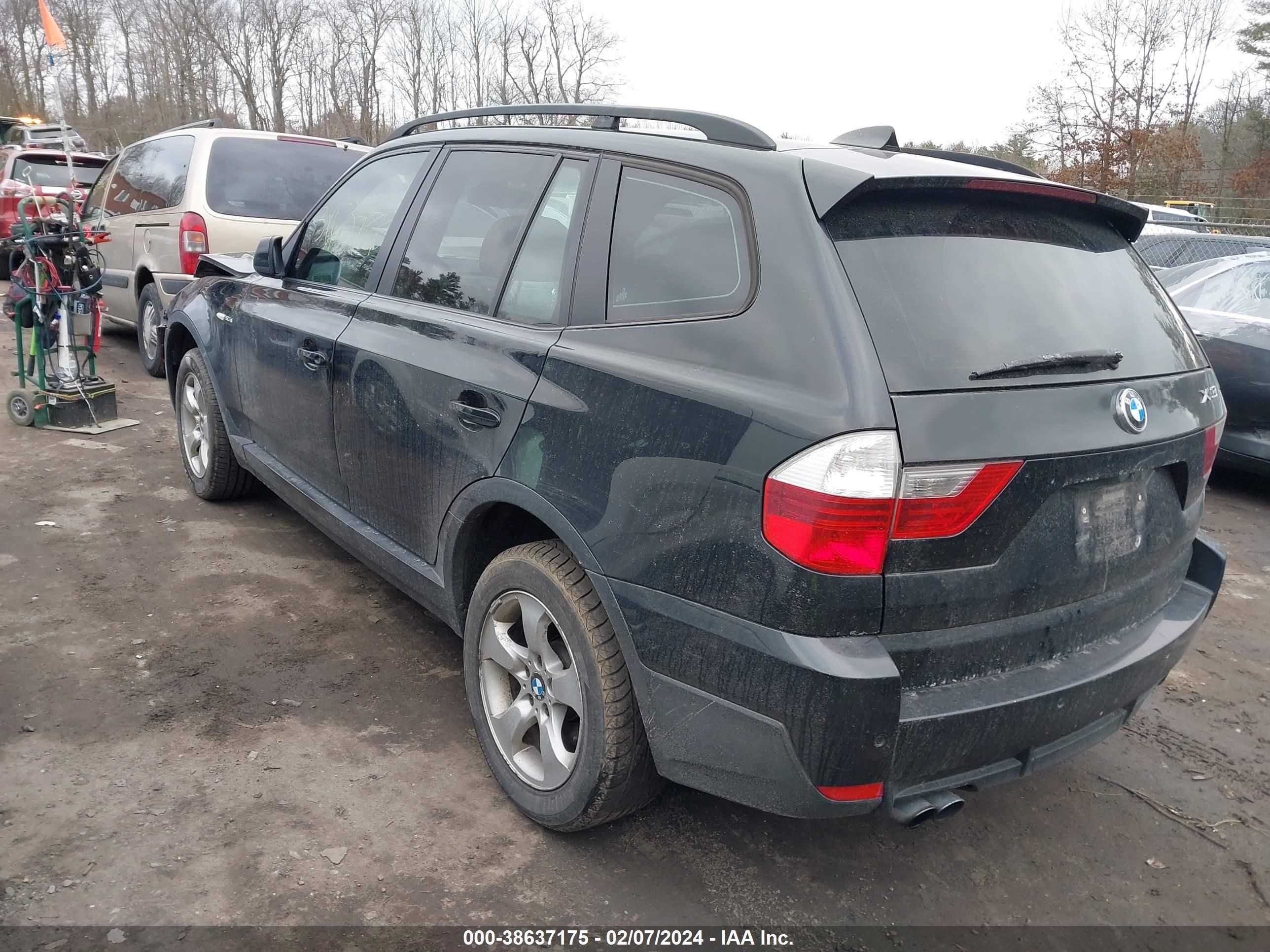 Photo 2 VIN: WBXPC934X8WJ22238 - BMW X3 