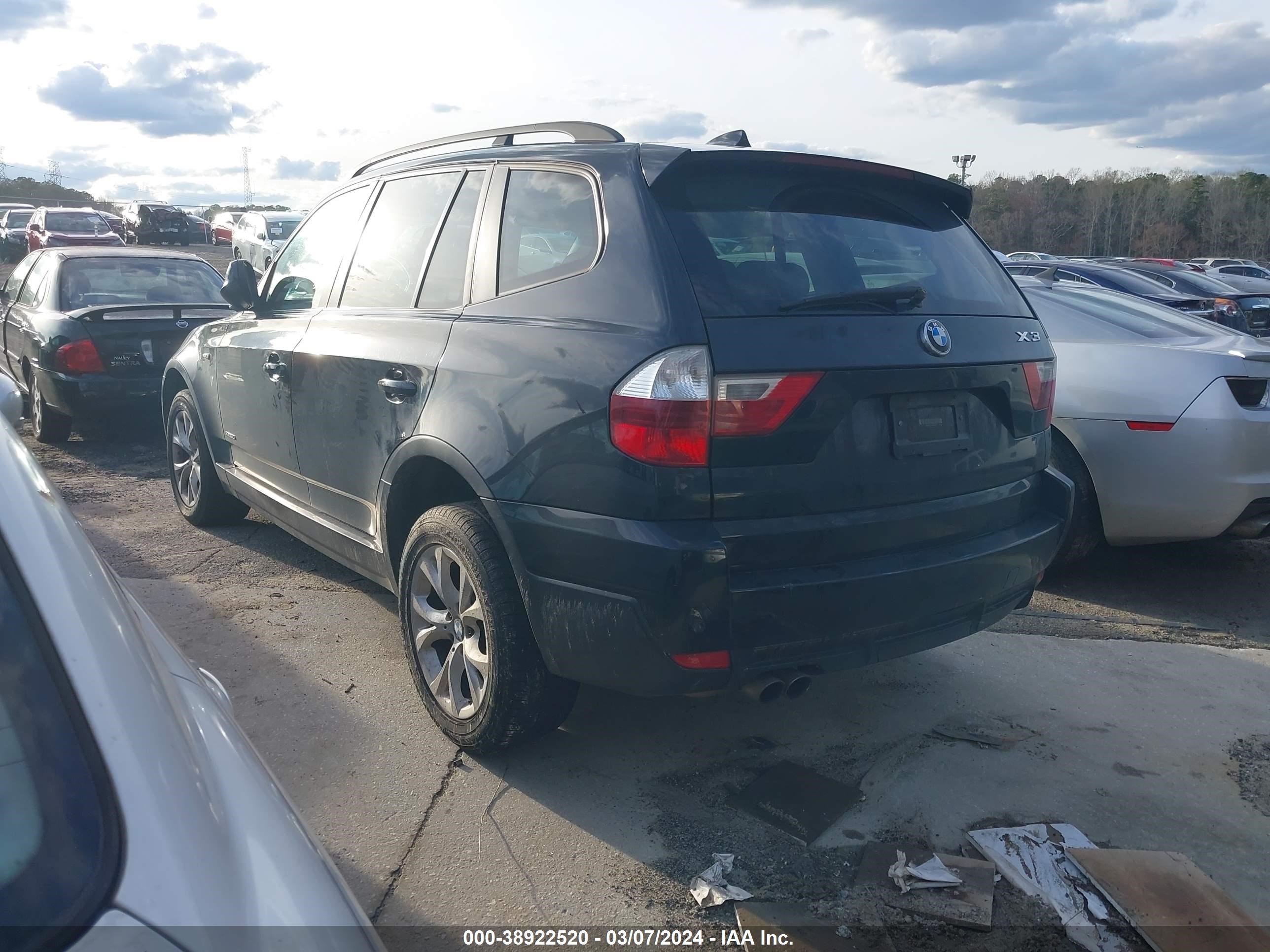 Photo 2 VIN: WBXPC9C43AWJ33717 - BMW X3 