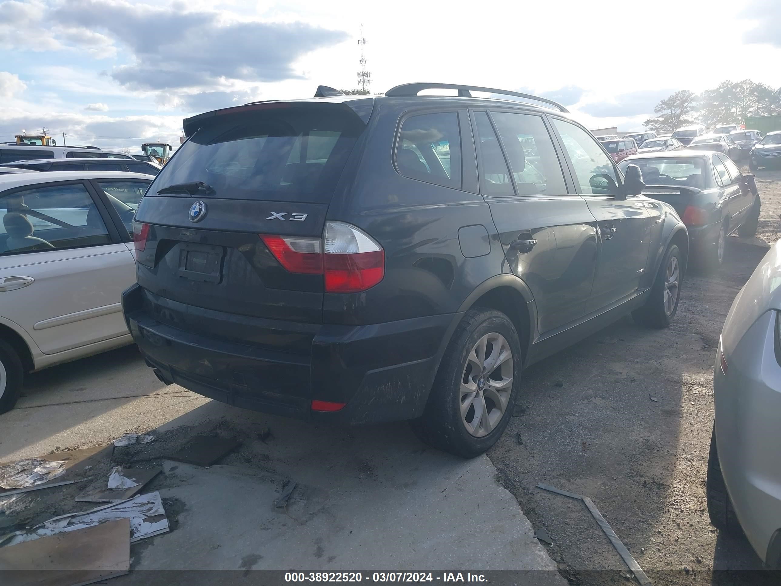 Photo 3 VIN: WBXPC9C43AWJ33717 - BMW X3 