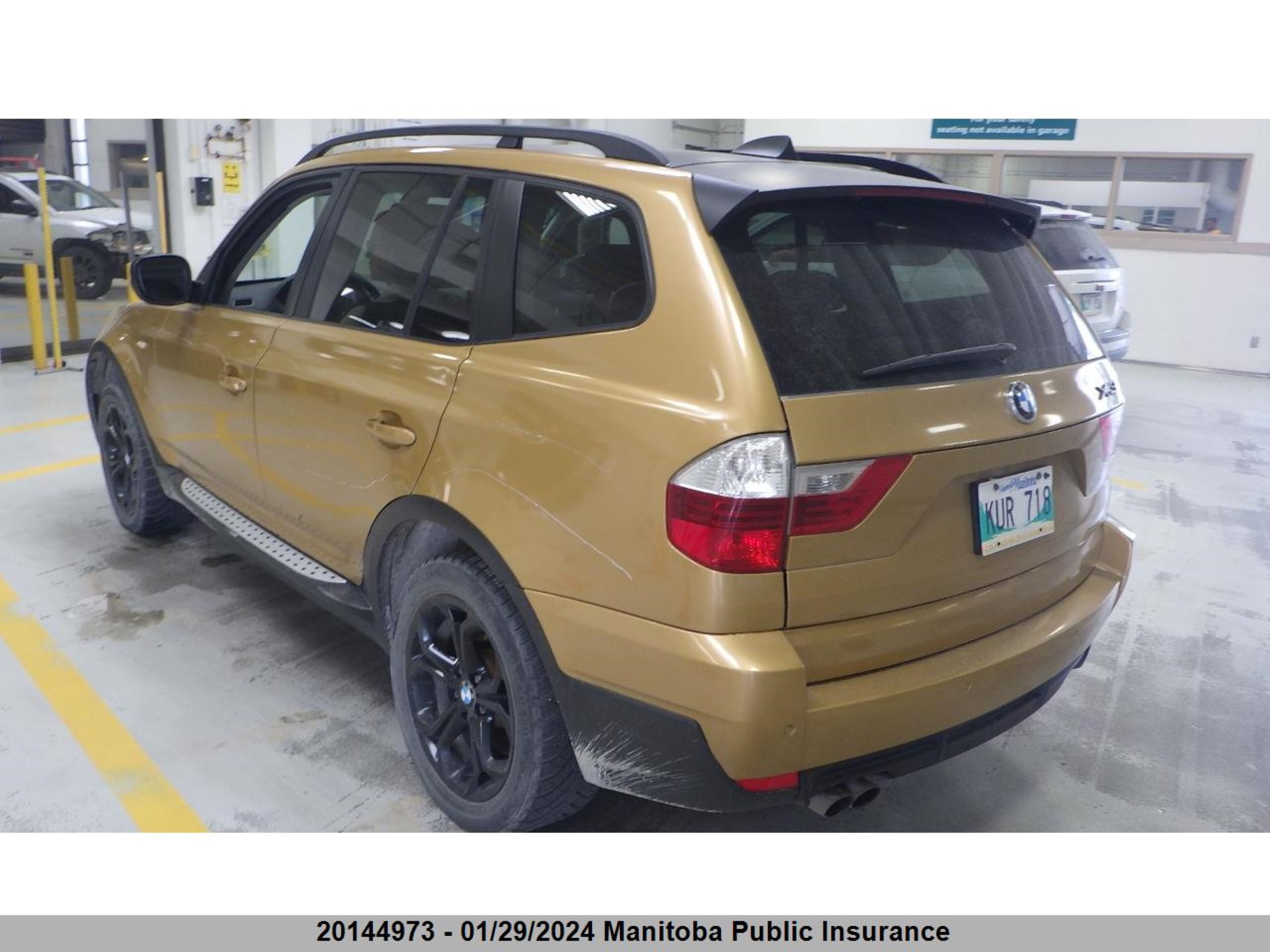 Photo 2 VIN: WBXPC9C43AWJ37587 - BMW X3 