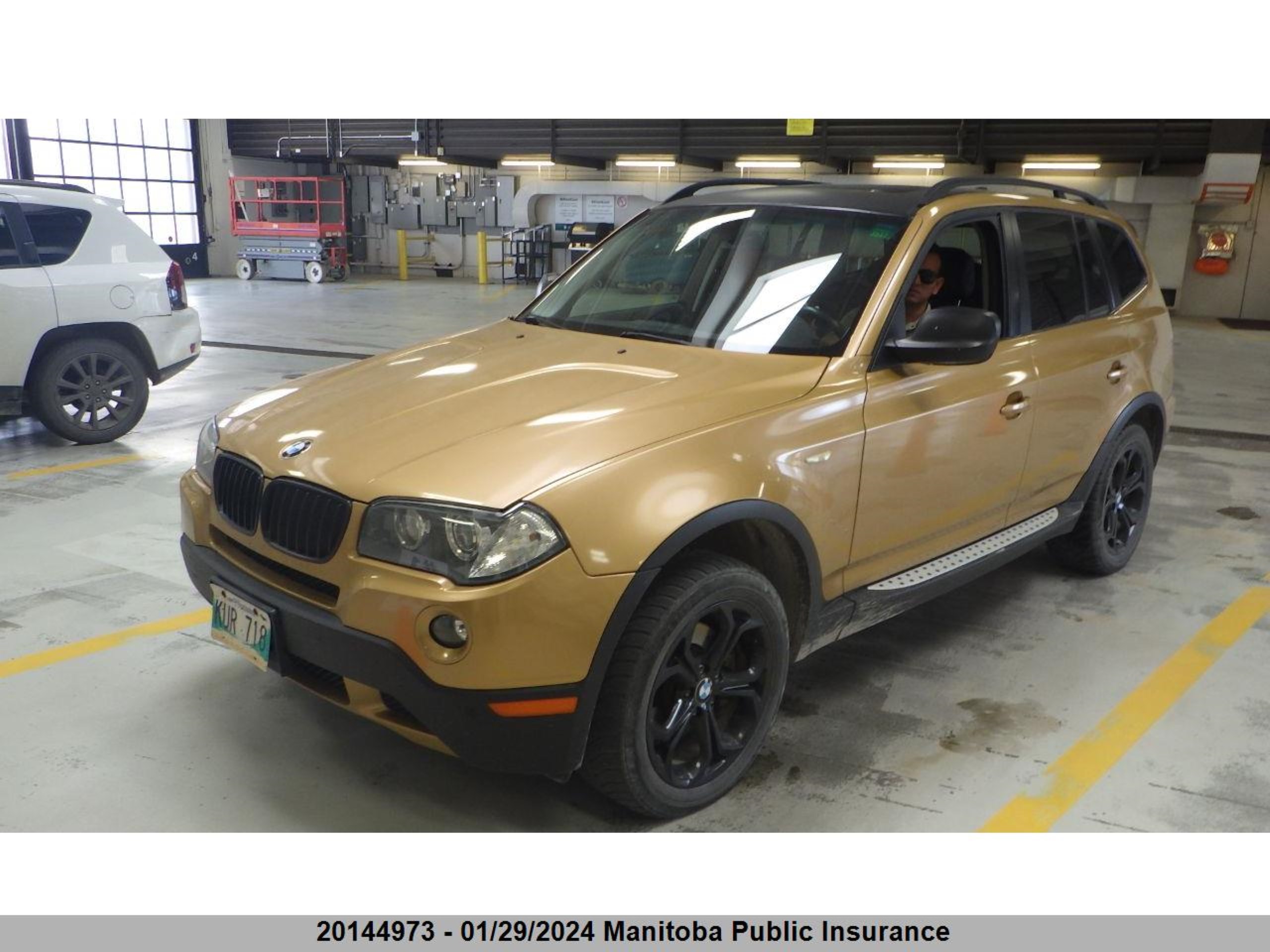 Photo 7 VIN: WBXPC9C43AWJ37587 - BMW X3 