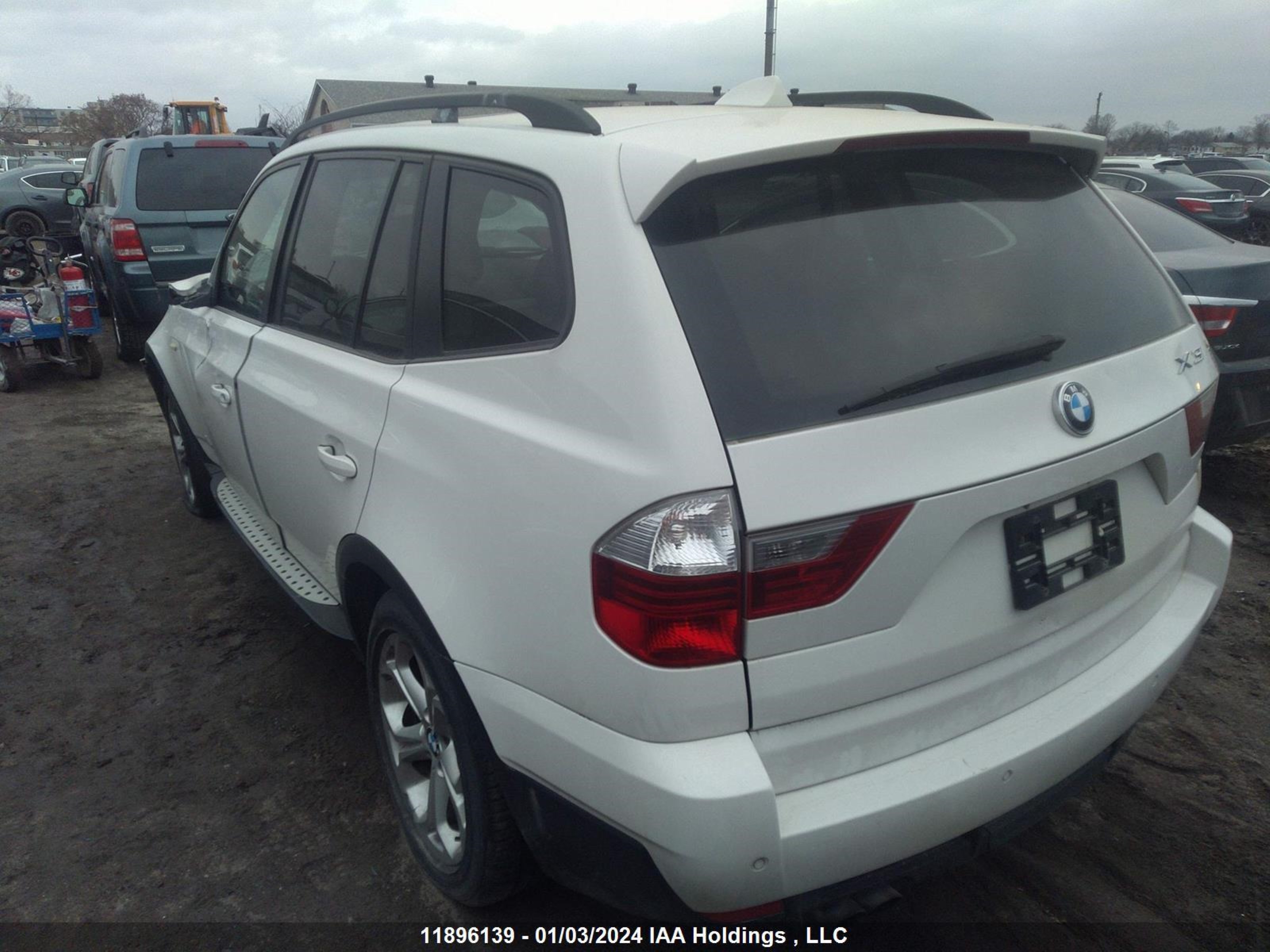 Photo 2 VIN: WBXPC9C47AWJ32554 - BMW X3 