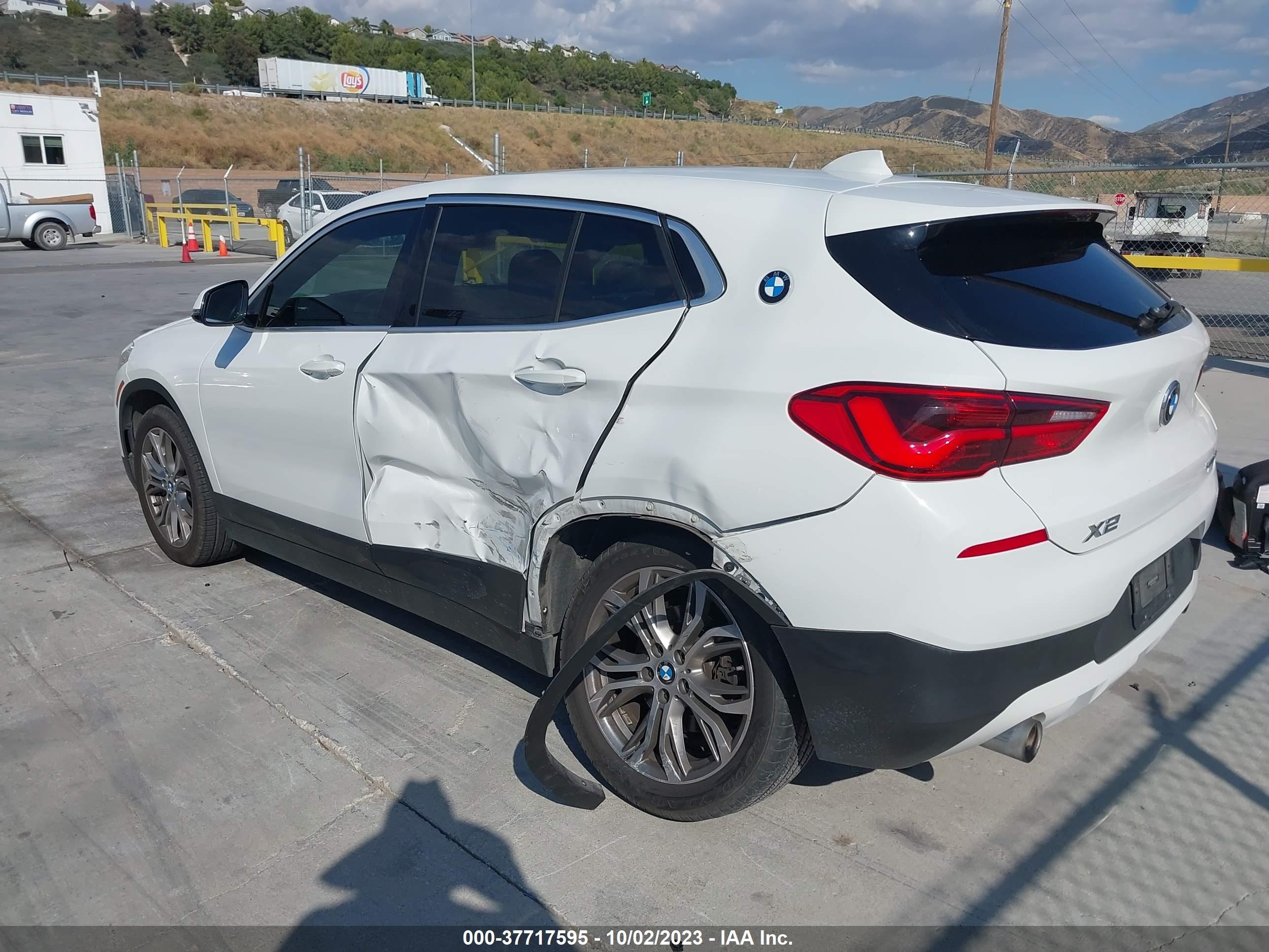 Photo 2 VIN: WBXYJ3C33JEJ83957 - BMW X2 