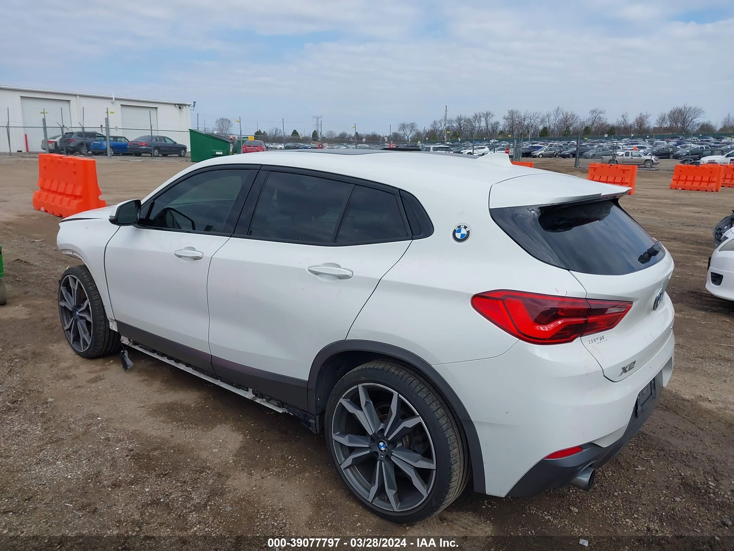 Photo 2 VIN: WBXYJ3C35JEP76154 - BMW X2 