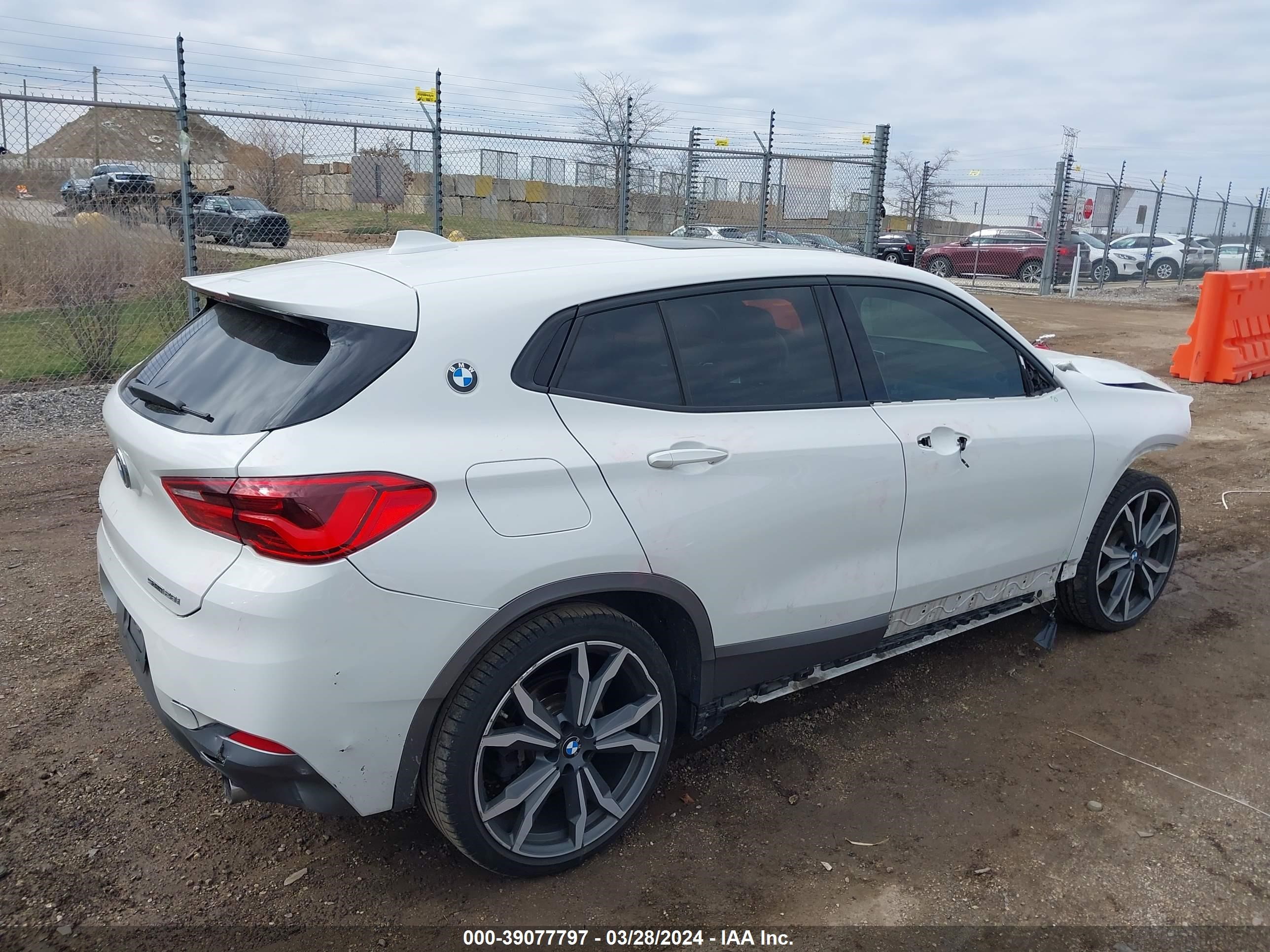 Photo 3 VIN: WBXYJ3C35JEP76154 - BMW X2 