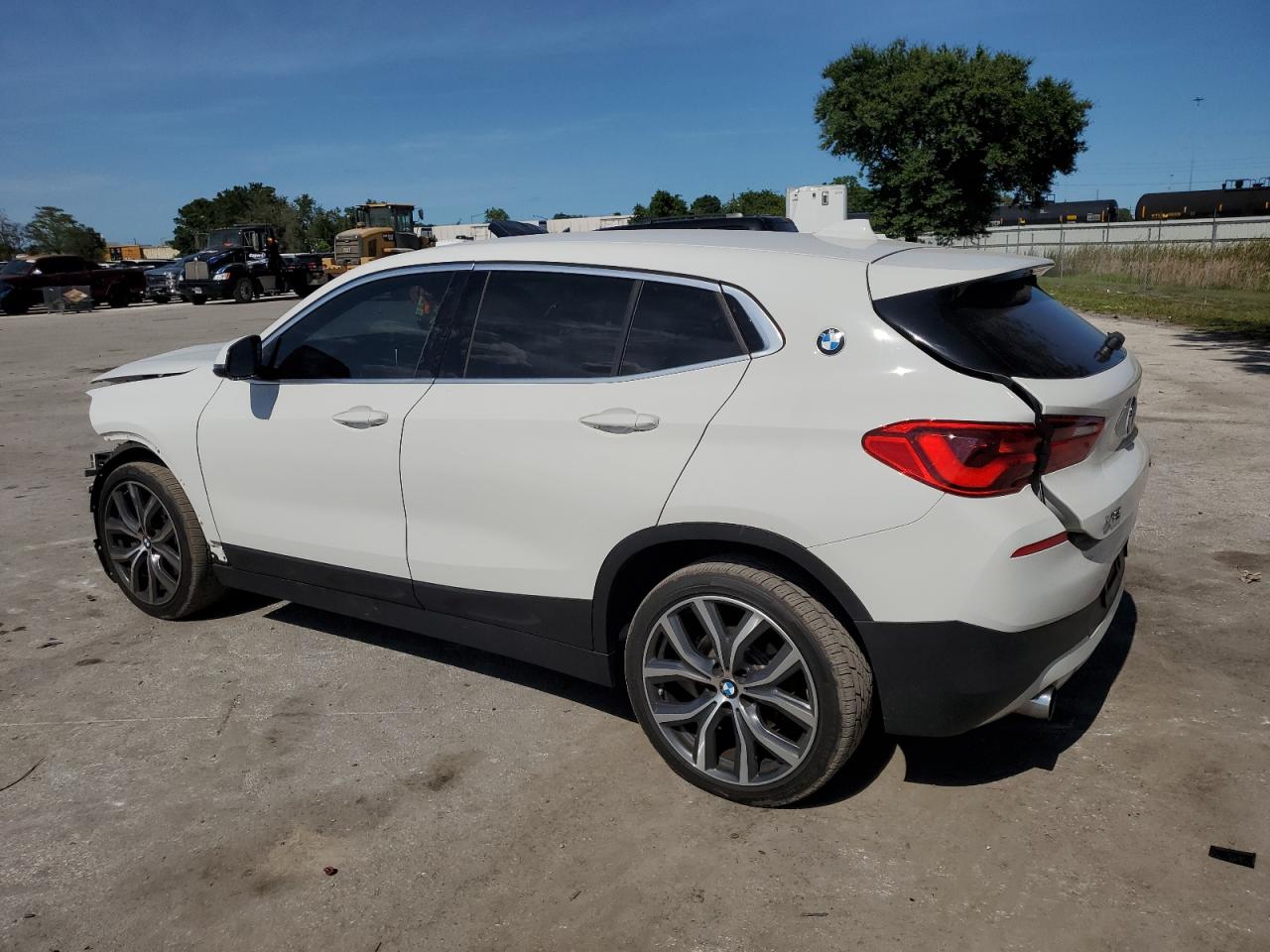 Photo 1 VIN: WBXYJ5C34JEF77515 - BMW X2 