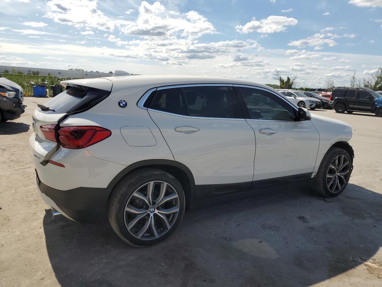 Photo 2 VIN: WBXYJ5C34JEF77515 - BMW X2 