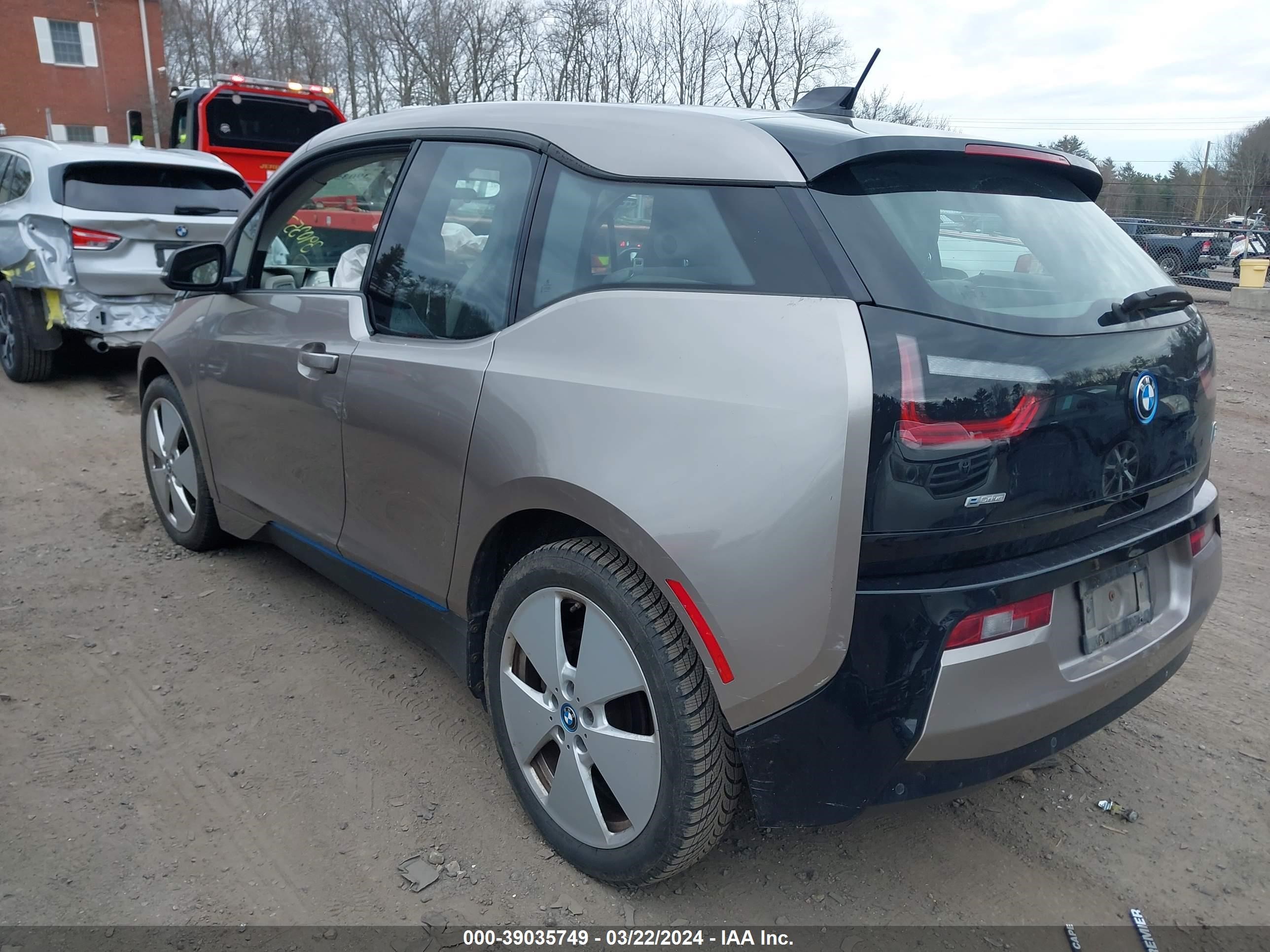 Photo 2 VIN: WBY1Z4C55FV501095 - BMW I3 