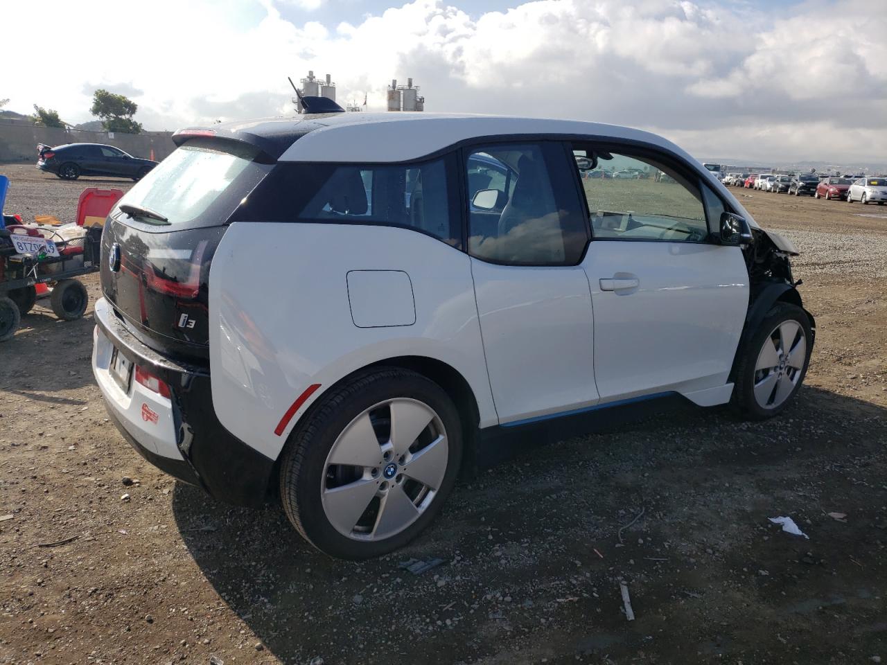 Photo 2 VIN: WBY1Z6C31HV950349 - BMW I3 