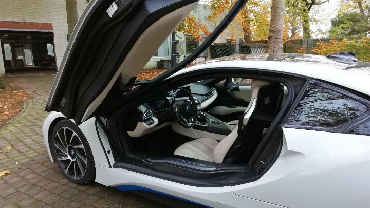 Photo 7 VIN: WBY2Z210X0V345157 - BMW I8 COUPE 