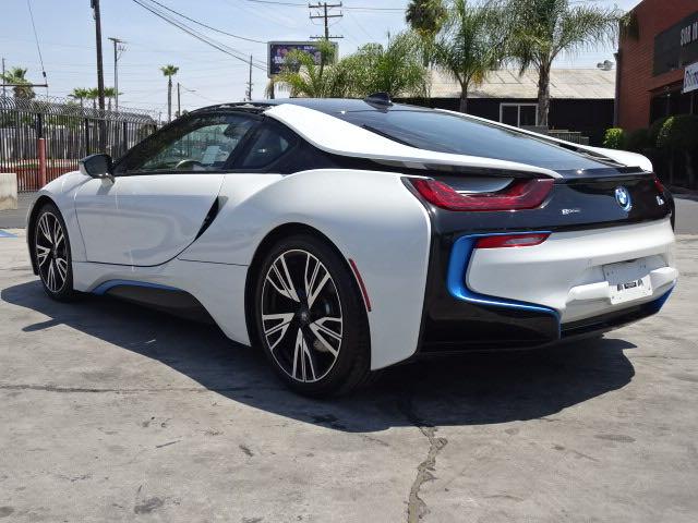 Photo 2 VIN: WBY2Z2C34HV676786 - BMW I8 