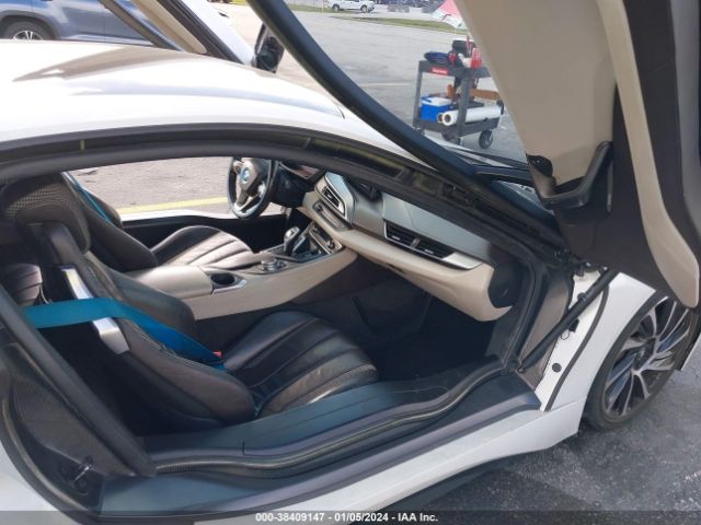 Photo 4 VIN: WBY2Z2C51FV392661 - BMW I8 